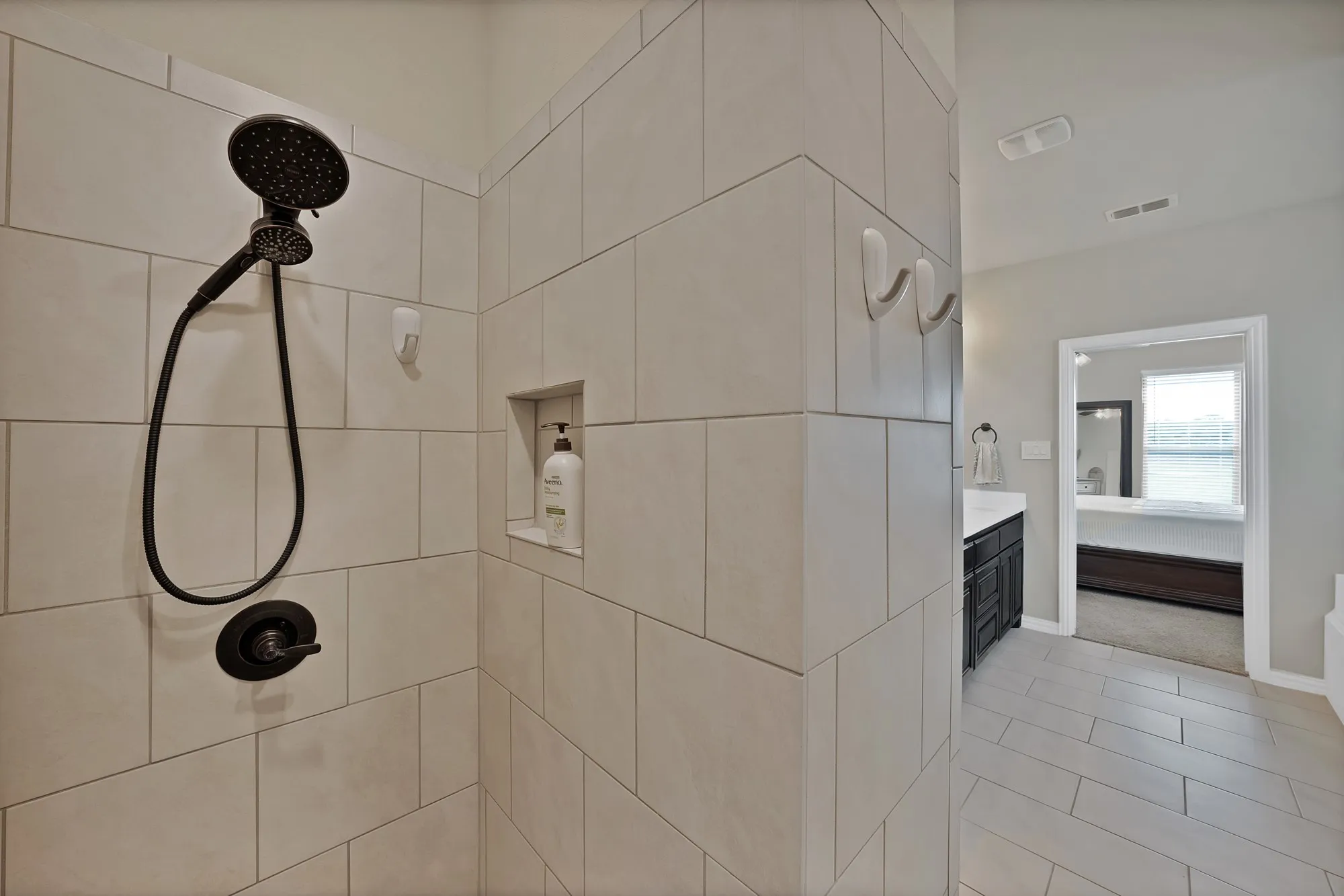 Single Family Residence For Sale in Parker County , 173 Stanley Lane, Poolville, Texas 76487, 3 Bedroom, 2 Bathroom, 2 Garage spaces, 2,271 Sqft, built in 2022, mls#21227450, Real Estate Agent in Poolville, Homes For Sale in Parker county, Homes For Sale in Poolville, Realtor in Poolville Texas, Real Estate Brokerage Independent Realty Texas, Luminita Cordes Realtor