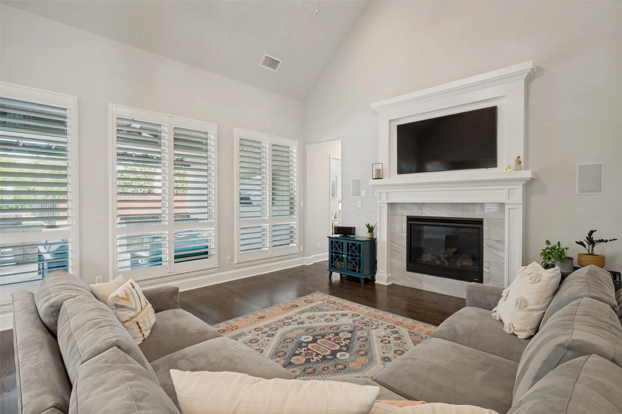 Single Family Residence For Sale in Collin County , 501 Morgan Lane, Prosper, Texas 75078, 4 Bedroom, 5 Bathroom, 3 Garage spaces, 4,003 Sqft, built in 2019, Preowned, Price $1,369,000, mls#21227034, Real Estate Agent in Prosper, Homes For Sale in Collin county, Homes For Sale in Prosper, Realtor in Prosper Texas, Real Estate Brokerage Independent Realty Texas, Luminita Cordes Realtor