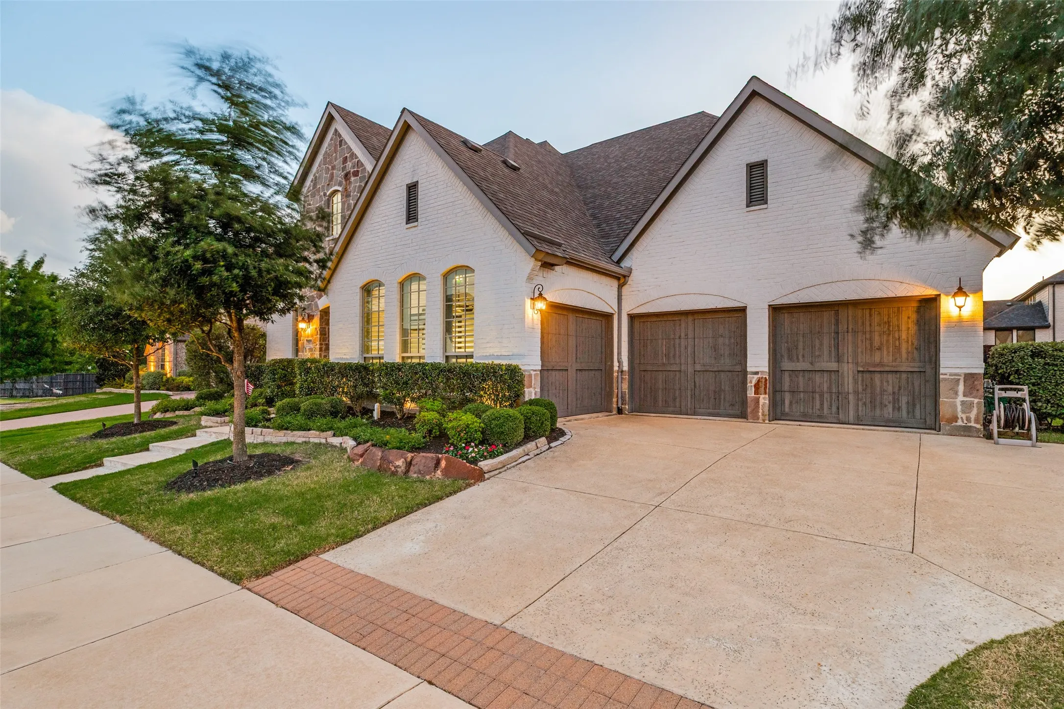 Single Family Residence For Sale in Collin County , 501 Morgan Lane, Prosper, Texas 75078, 4 Bedroom, 5 Bathroom, 3 Garage spaces, 4,003 Sqft, built in 2019, Preowned, Price $1,369,000, mls#21227034, Real Estate Agent in Prosper, Homes For Sale in Collin county, Homes For Sale in Prosper, Realtor in Prosper Texas, Real Estate Brokerage Independent Realty Texas, Luminita Cordes Realtor