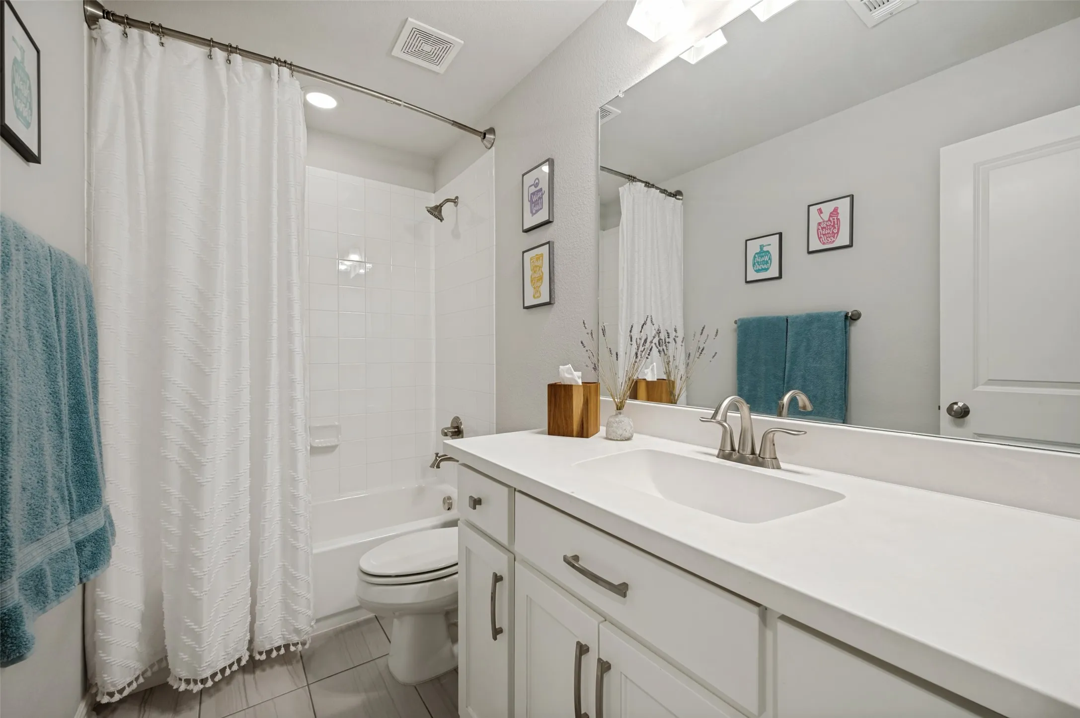 Single Family Residence For Sale in Collin County , 501 Morgan Lane, Prosper, Texas 75078, 4 Bedroom, 5 Bathroom, 3 Garage spaces, 4,003 Sqft, built in 2019, Preowned, Price $1,369,000, mls#21227034, Real Estate Agent in Prosper, Homes For Sale in Collin county, Homes For Sale in Prosper, Realtor in Prosper Texas, Real Estate Brokerage Independent Realty Texas, Luminita Cordes Realtor
