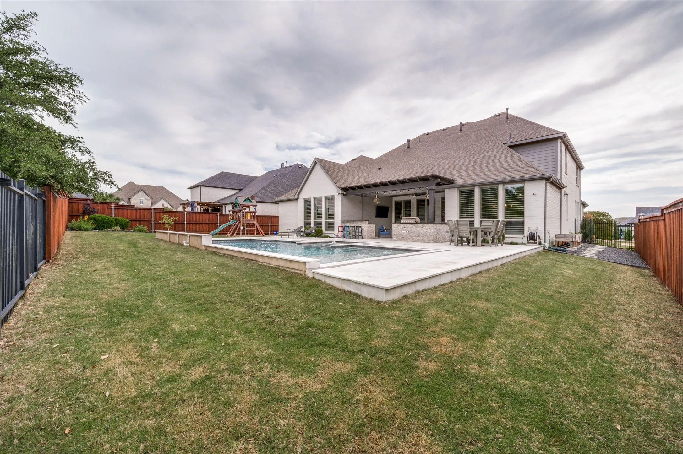 Single Family Residence For Sale in Collin County , 501 Morgan Lane, Prosper, Texas 75078, 4 Bedroom, 5 Bathroom, 3 Garage spaces, 4,003 Sqft, built in 2019, Preowned, Price $1,369,000, mls#21227034, Real Estate Agent in Prosper, Homes For Sale in Collin county, Homes For Sale in Prosper, Realtor in Prosper Texas, Real Estate Brokerage Independent Realty Texas, Luminita Cordes Realtor