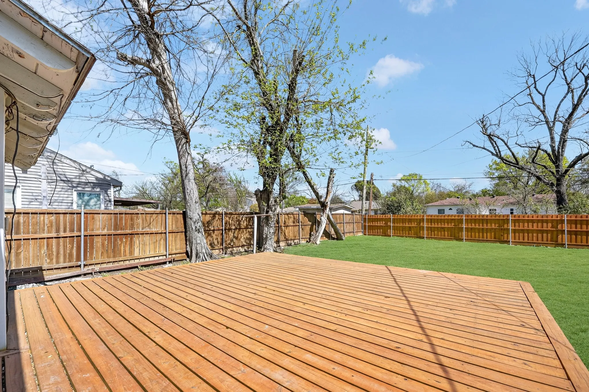 Single Family Residence For Rent in Dallas County , 10922 Castolon Drive, Dallas, Texas 75228, 3 Bedrooms, 1 Bathroom, Garage spaces, 1,275 Sqft, built in 1950, Preowned, Price $1,795, mls#21224671, Real Estate Agent in Dallas, Homes For Rent in Dallas county, Homes For Rent in Dallas, Realtor in Dallas Texas, Real Estate Brokerage Independent Realty Texas, Luminita Cordes Realtor