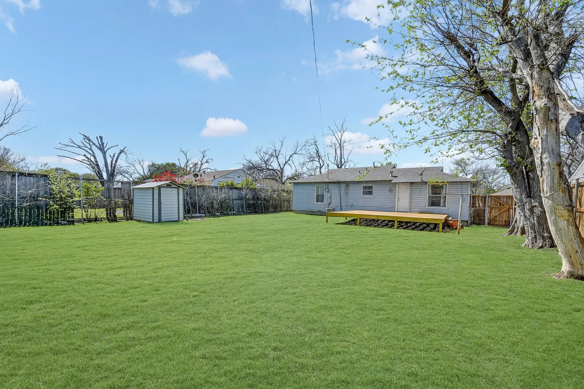 Single Family Residence For Rent in Dallas County , 10922 Castolon Drive, Dallas, Texas 75228, 3 Bedrooms, 1 Bathroom, Garage spaces, 1,275 Sqft, built in 1950, Preowned, Price $1,795, mls#21224671, Real Estate Agent in Dallas, Homes For Rent in Dallas county, Homes For Rent in Dallas, Realtor in Dallas Texas, Real Estate Brokerage Independent Realty Texas, Luminita Cordes Realtor