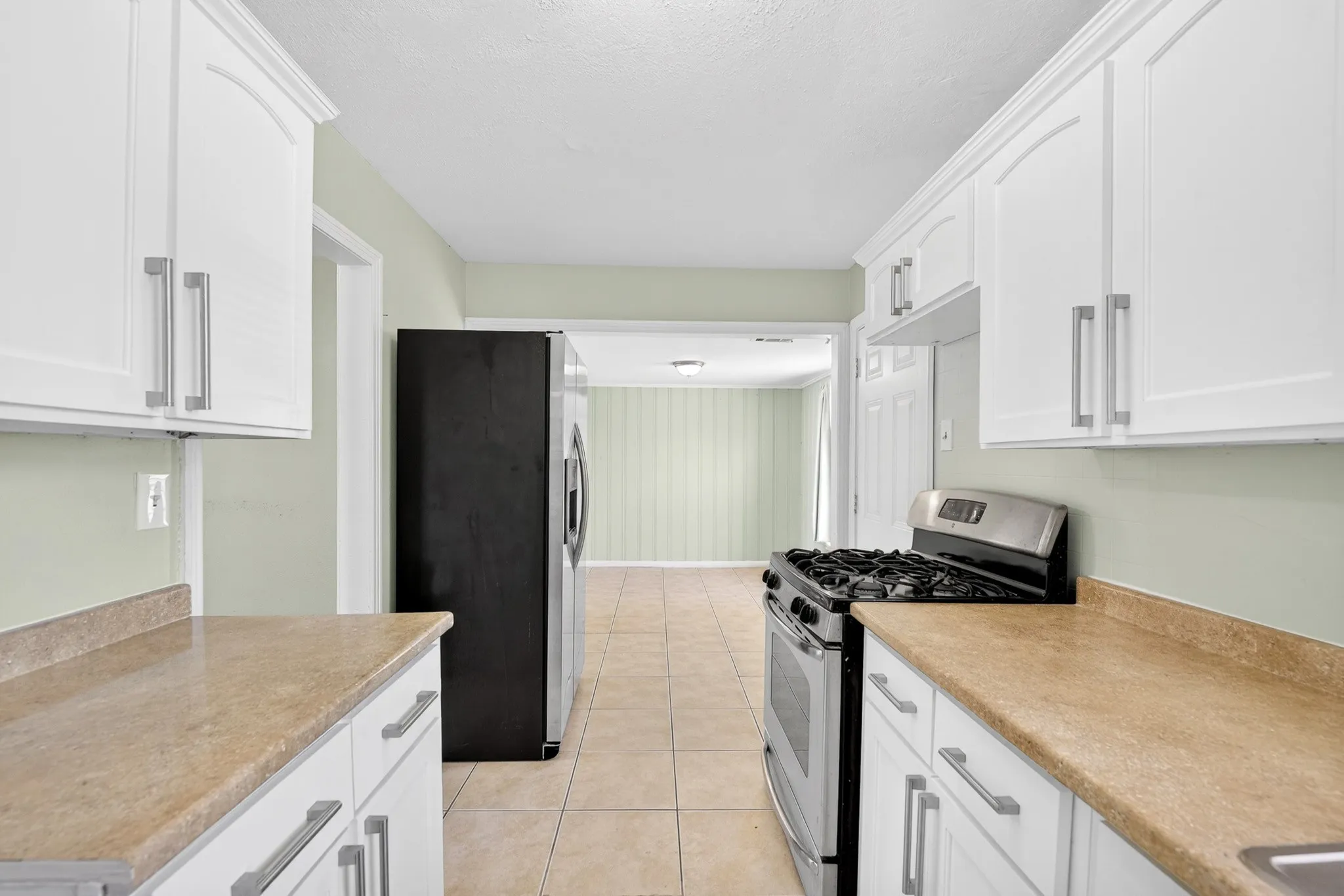 Single Family Residence For Rent in Dallas County , 10922 Castolon Drive, Dallas, Texas 75228, 3 Bedrooms, 1 Bathroom, Garage spaces, 1,275 Sqft, built in 1950, Preowned, Price $1,795, mls#21224671, Real Estate Agent in Dallas, Homes For Rent in Dallas county, Homes For Rent in Dallas, Realtor in Dallas Texas, Real Estate Brokerage Independent Realty Texas, Luminita Cordes Realtor