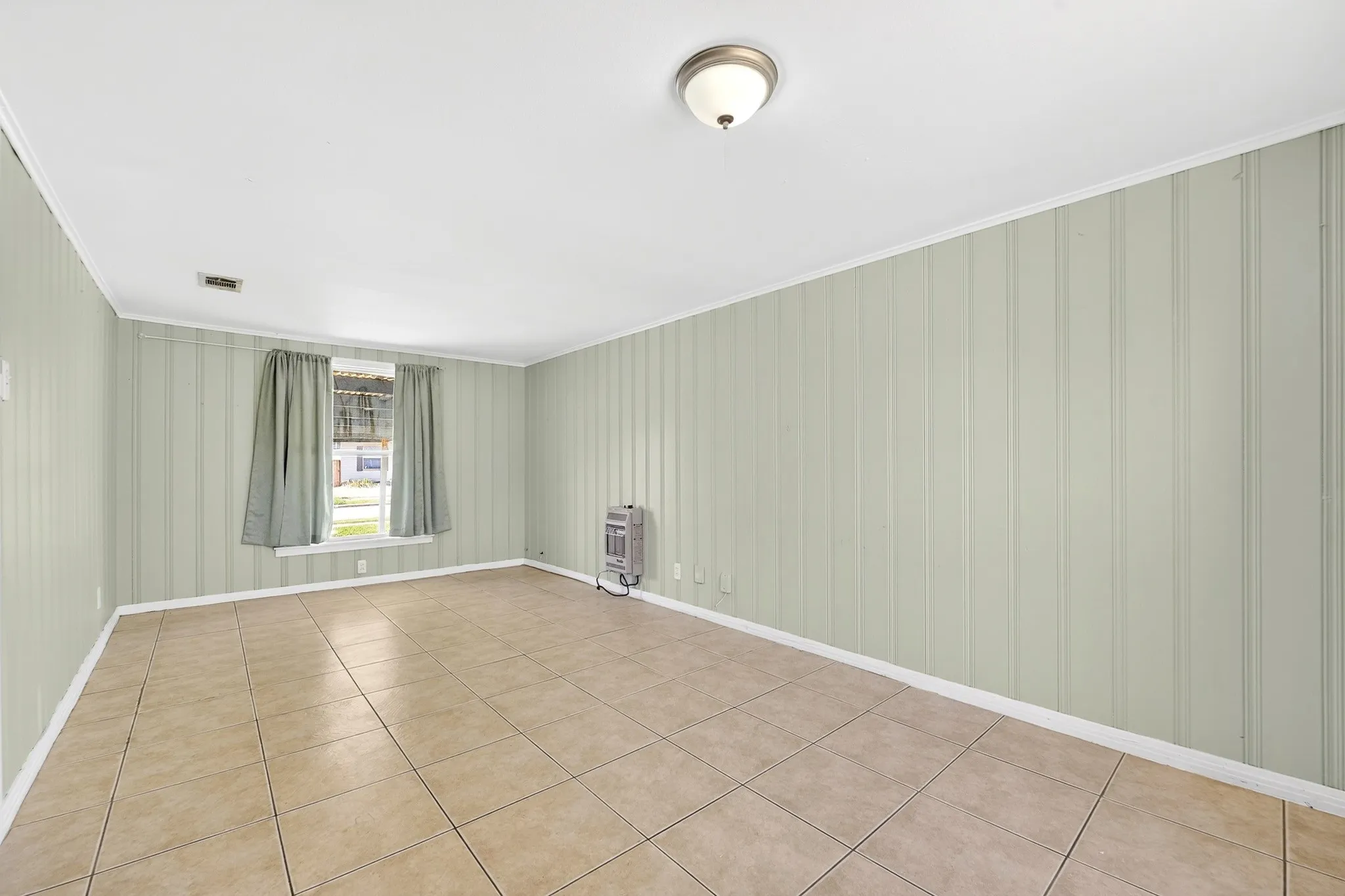 Single Family Residence For Rent in Dallas County , 10922 Castolon Drive, Dallas, Texas 75228, 3 Bedrooms, 1 Bathroom, Garage spaces, 1,275 Sqft, built in 1950, Preowned, Price $1,795, mls#21224671, Real Estate Agent in Dallas, Homes For Rent in Dallas county, Homes For Rent in Dallas, Realtor in Dallas Texas, Real Estate Brokerage Independent Realty Texas, Luminita Cordes Realtor