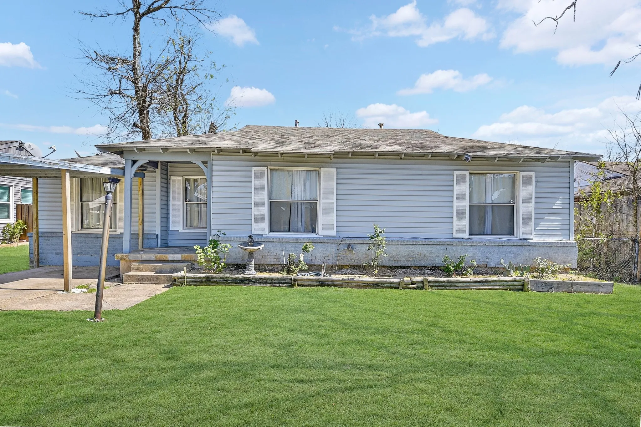 Single Family Residence For Rent in Dallas County , 10922 Castolon Drive, Dallas, Texas 75228, 3 Bedrooms, 1 Bathroom, Garage spaces, 1,275 Sqft, built in 1950, Preowned, Price $1,795, mls#21224671, Real Estate Agent in Dallas, Homes For Rent in Dallas county, Homes For Rent in Dallas, Realtor in Dallas Texas, Real Estate Brokerage Independent Realty Texas, Luminita Cordes Realtor