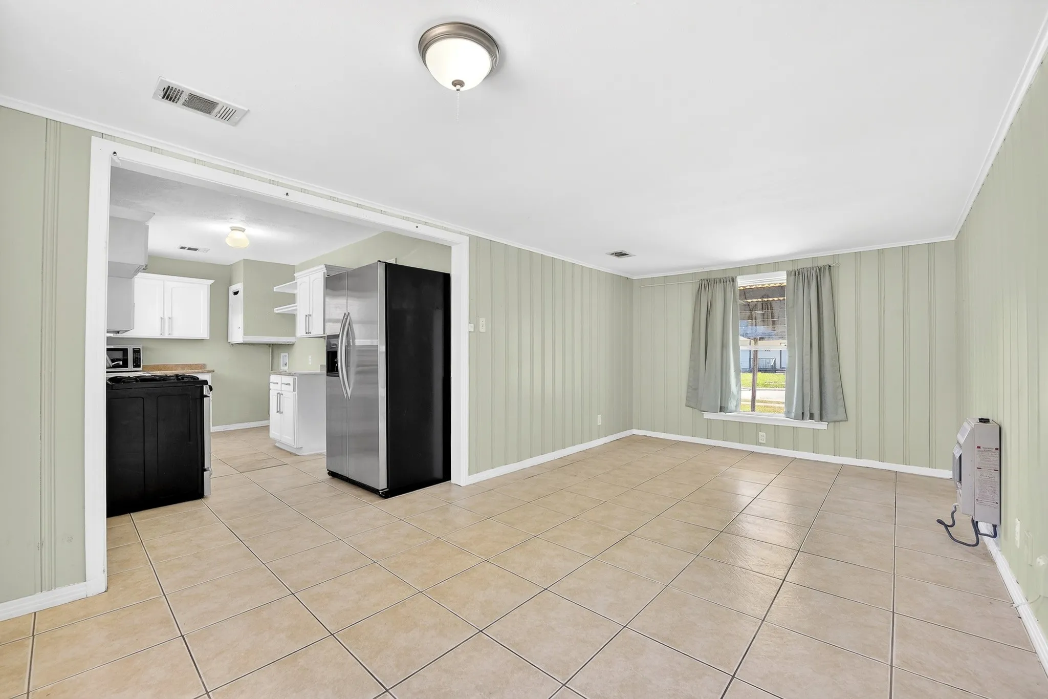 Single Family Residence For Rent in Dallas County , 10922 Castolon Drive, Dallas, Texas 75228, 3 Bedrooms, 1 Bathroom, Garage spaces, 1,275 Sqft, built in 1950, Preowned, Price $1,795, mls#21224671, Real Estate Agent in Dallas, Homes For Rent in Dallas county, Homes For Rent in Dallas, Realtor in Dallas Texas, Real Estate Brokerage Independent Realty Texas, Luminita Cordes Realtor