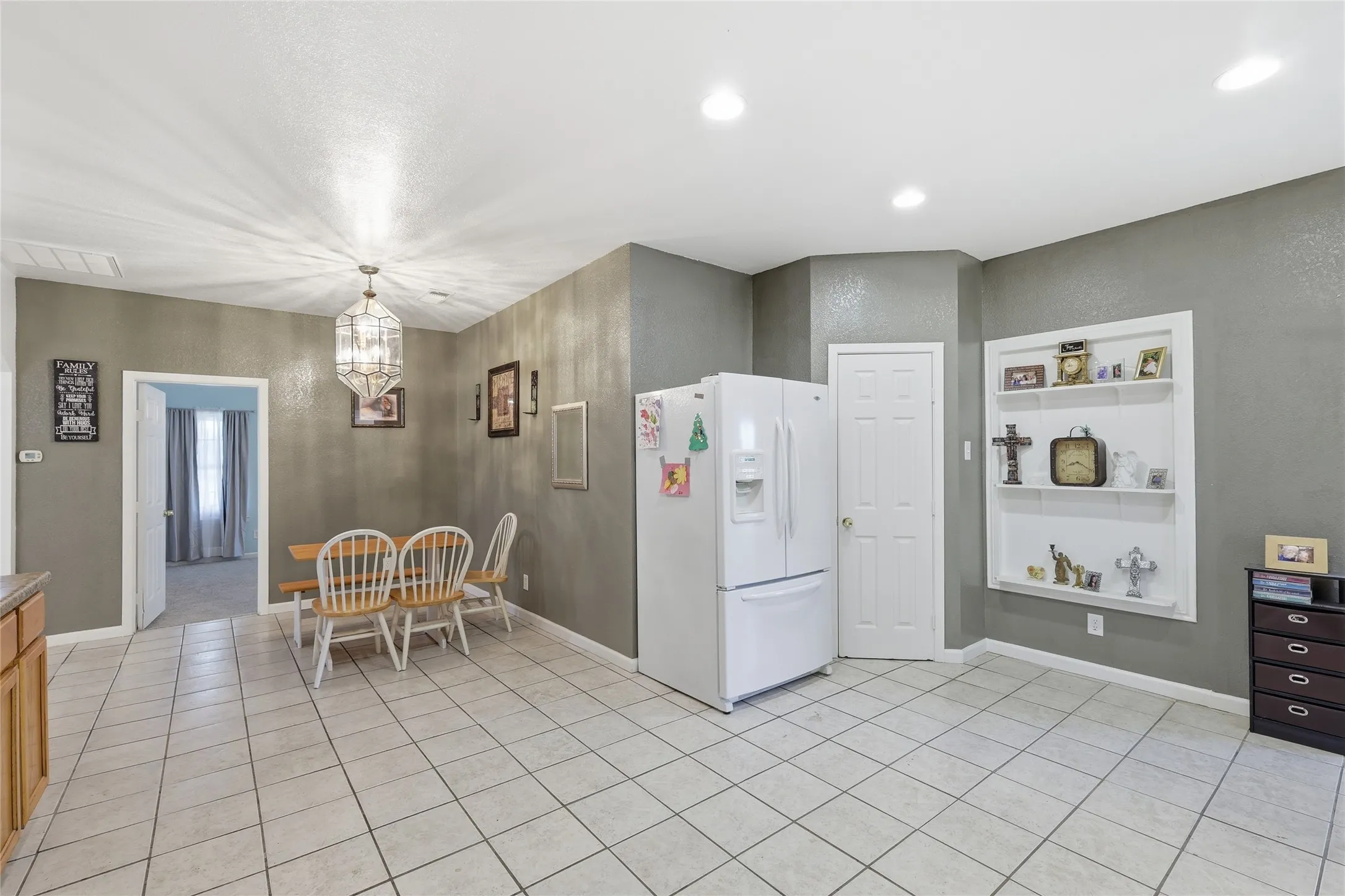Single Family Residence For Sale in Wise County , 112 Willbanks Lane, Boyd, Texas 76023, 3 Bedrooms, 2 Bathrooms, Garage spaces, 1,630 Sqft, built in 2007, Price $450,000, mls#21225574, Real Estate Agent in Boyd, Homes For Sale in Wise county, Homes For Sale in Boyd, Realtor in Boyd Texas, Real Estate Brokerage Independent Realty Texas, Luminita Cordes Realtor