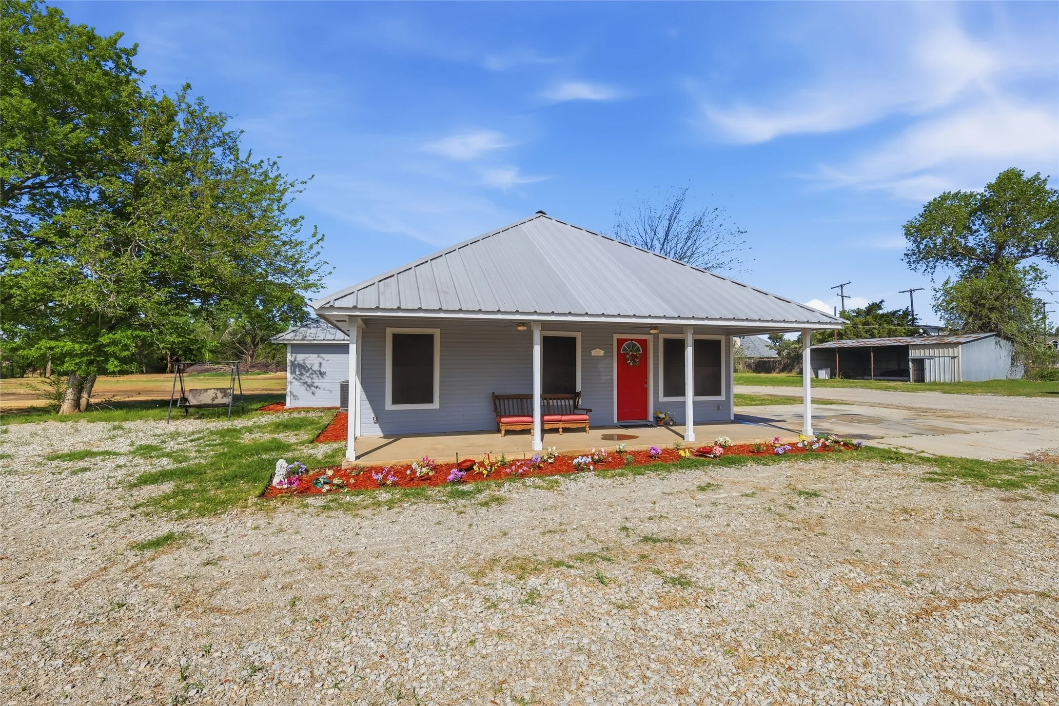 Single Family Residence For Sale in Wise County , 112 Willbanks Lane, Boyd, Texas 76023, 3 Bedrooms, 2 Bathrooms, Garage spaces, 1,630 Sqft, built in 2007, Price $450,000, mls#21225574, Real Estate Agent in Boyd, Homes For Sale in Wise county, Homes For Sale in Boyd, Realtor in Boyd Texas, Real Estate Brokerage Independent Realty Texas, Luminita Cordes Realtor