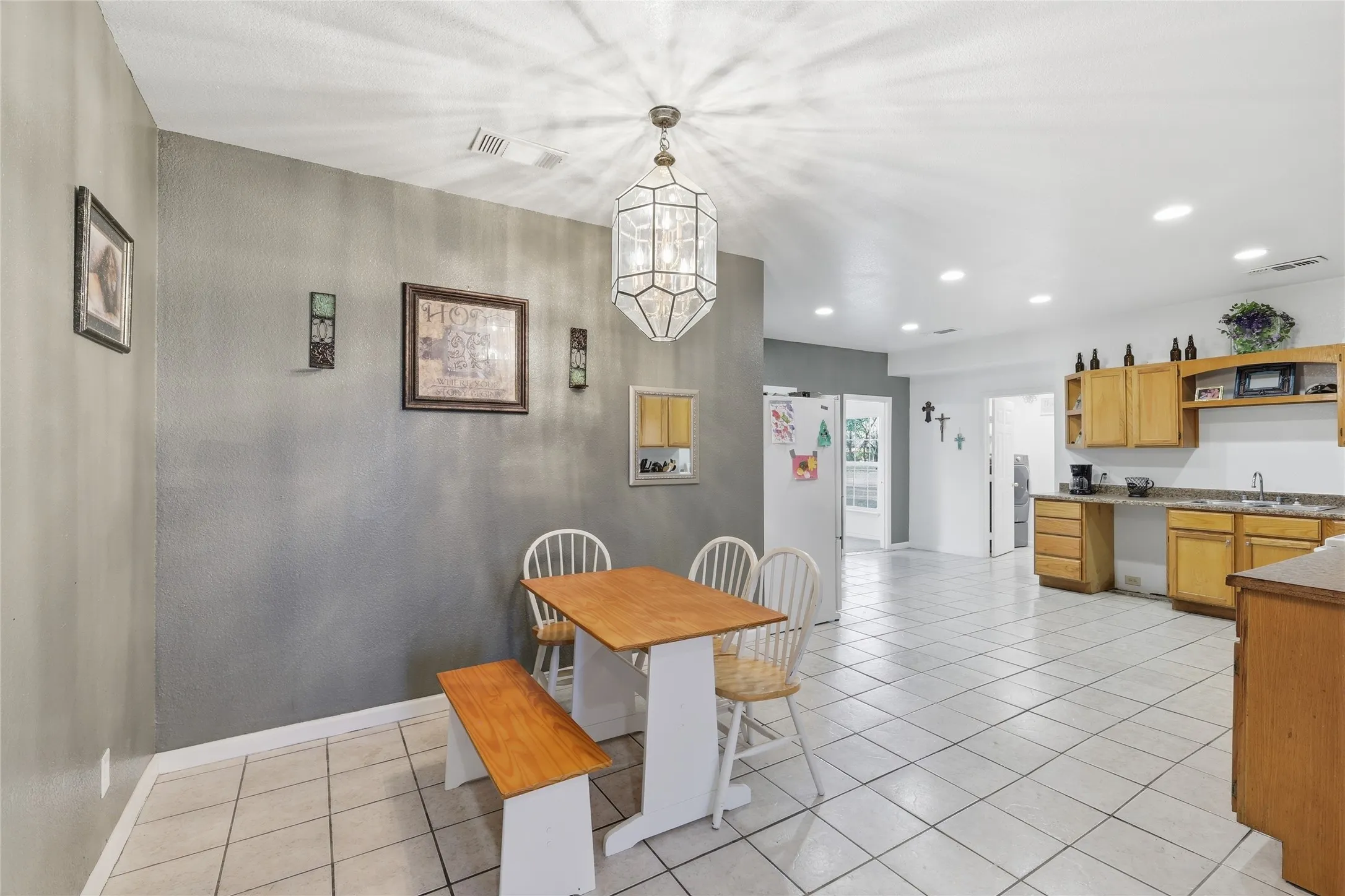Single Family Residence For Sale in Wise County , 112 Willbanks Lane, Boyd, Texas 76023, 3 Bedrooms, 2 Bathrooms, Garage spaces, 1,630 Sqft, built in 2007, Price $450,000, mls#21225574, Real Estate Agent in Boyd, Homes For Sale in Wise county, Homes For Sale in Boyd, Realtor in Boyd Texas, Real Estate Brokerage Independent Realty Texas, Luminita Cordes Realtor