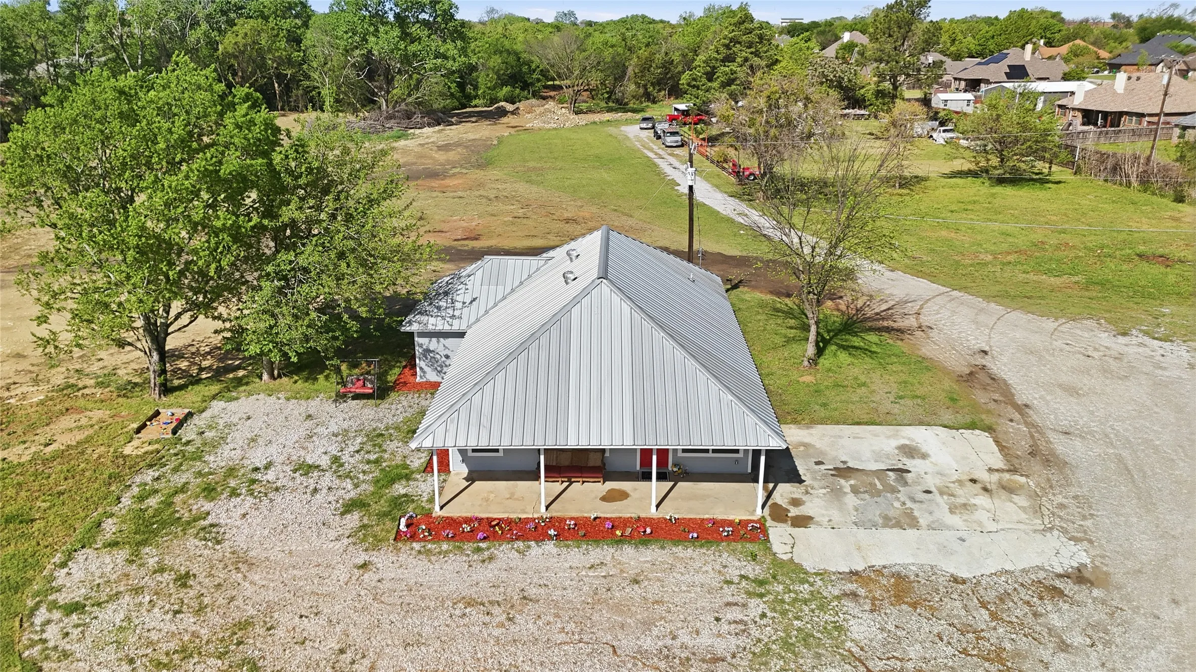 Single Family Residence For Sale in Wise County , 112 Willbanks Lane, Boyd, Texas 76023, 3 Bedrooms, 2 Bathrooms, Garage spaces, 1,630 Sqft, built in 2007, Price $450,000, mls#21225574, Real Estate Agent in Boyd, Homes For Sale in Wise county, Homes For Sale in Boyd, Realtor in Boyd Texas, Real Estate Brokerage Independent Realty Texas, Luminita Cordes Realtor
