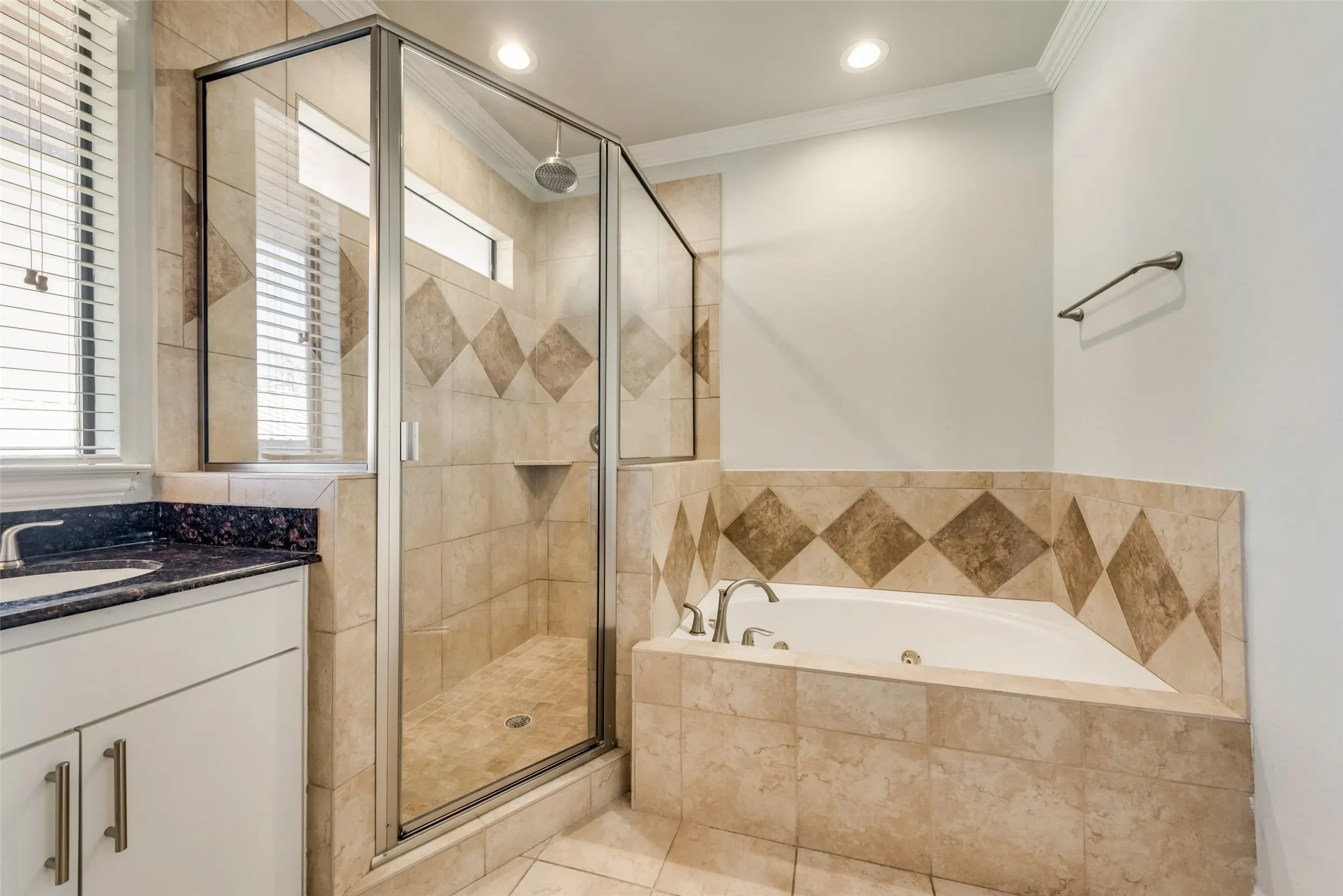 Condominium For Rent in Dallas County , 4432 Bowser Avenue C, Dallas, Texas 75219, 3 Bedroom, 4 Bathroom, 2 Garage spaces, 2,266 Sqft, built in 2008, mls#21162785, Real Estate Agent in Dallas, Homes For Rent in Dallas county, Homes For Rent in Dallas, Realtor in Dallas Texas, Real Estate Brokerage Independent Realty Texas, Luminita Cordes Realtor