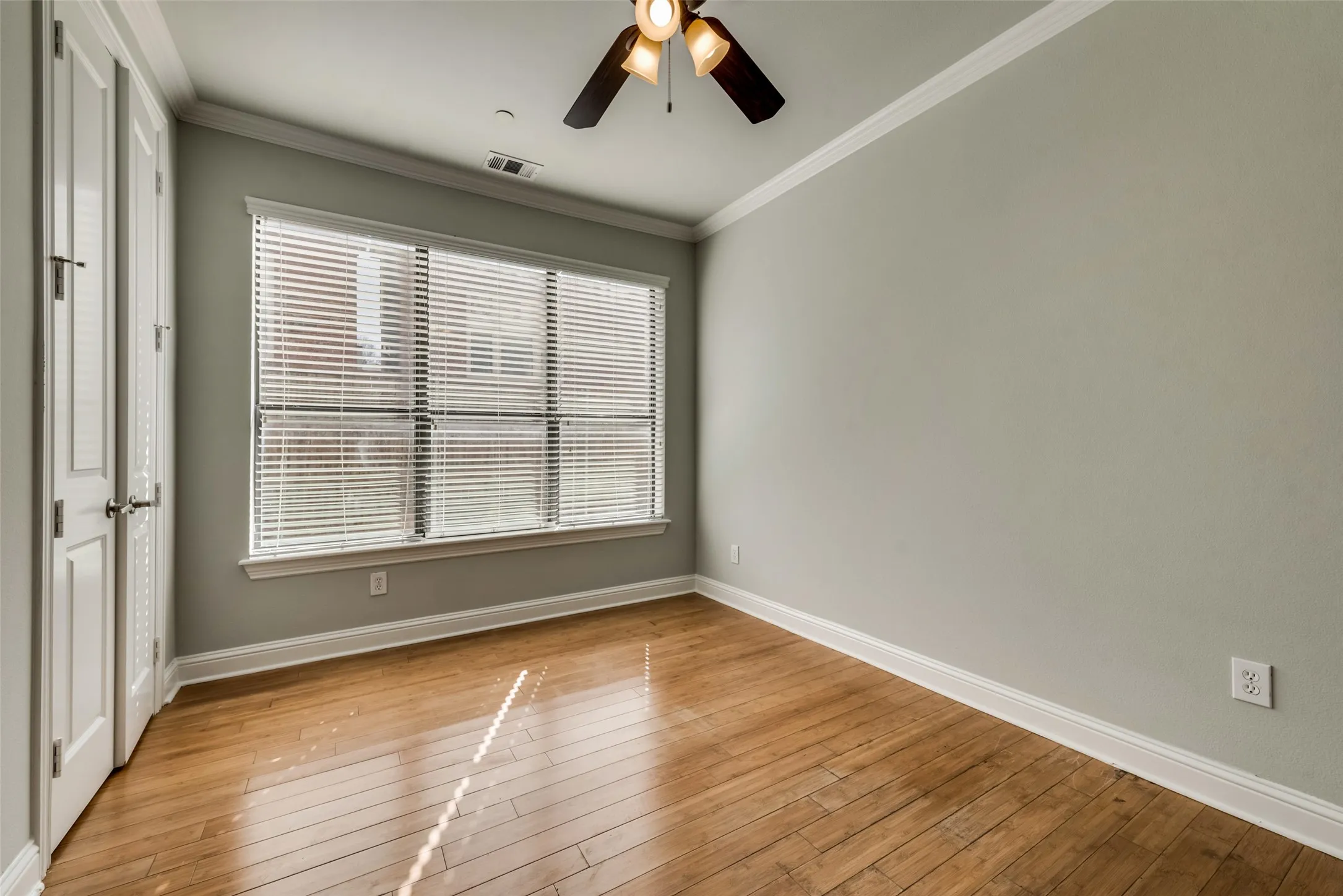 Condominium For Rent in Dallas County , 4432 Bowser Avenue C, Dallas, Texas 75219, 3 Bedroom, 4 Bathroom, 2 Garage spaces, 2,266 Sqft, built in 2008, mls#21162785, Real Estate Agent in Dallas, Homes For Rent in Dallas county, Homes For Rent in Dallas, Realtor in Dallas Texas, Real Estate Brokerage Independent Realty Texas, Luminita Cordes Realtor