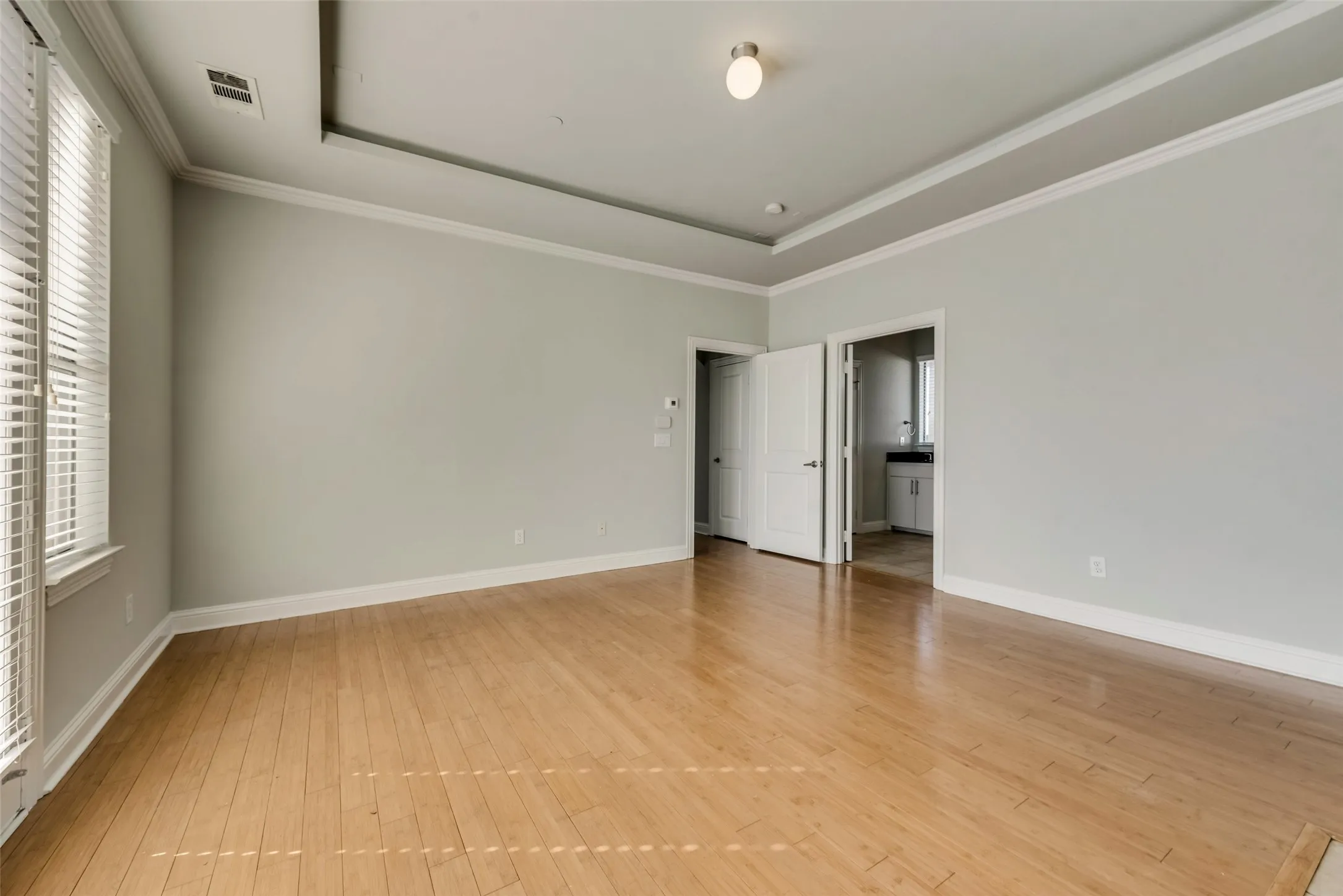 Condominium For Rent in Dallas County , 4432 Bowser Avenue C, Dallas, Texas 75219, 3 Bedroom, 4 Bathroom, 2 Garage spaces, 2,266 Sqft, built in 2008, mls#21162785, Real Estate Agent in Dallas, Homes For Rent in Dallas county, Homes For Rent in Dallas, Realtor in Dallas Texas, Real Estate Brokerage Independent Realty Texas, Luminita Cordes Realtor
