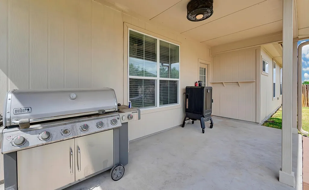 Single Family Residence For Sale in Mc Lennan County , 9801 Shallow Creek Drive, Waco, Texas 76708, 3 Bedroom, 3 Bathroom, 2 Garage spaces, 2,238 Sqft, built in 2013, Preowned, mls#21227295, Real Estate Agent in Waco, Homes For Sale in Mc Lennan county, Homes For Sale in Waco, Realtor in Waco Texas, Real Estate Brokerage Independent Realty Texas, Luminita Cordes Realtor