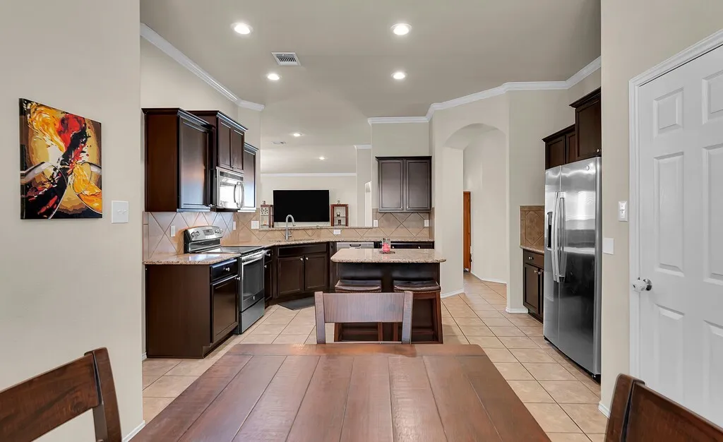 Single Family Residence For Sale in Mc Lennan County , 9801 Shallow Creek Drive, Waco, Texas 76708, 3 Bedroom, 3 Bathroom, 2 Garage spaces, 2,238 Sqft, built in 2013, Preowned, mls#21227295, Real Estate Agent in Waco, Homes For Sale in Mc Lennan county, Homes For Sale in Waco, Realtor in Waco Texas, Real Estate Brokerage Independent Realty Texas, Luminita Cordes Realtor