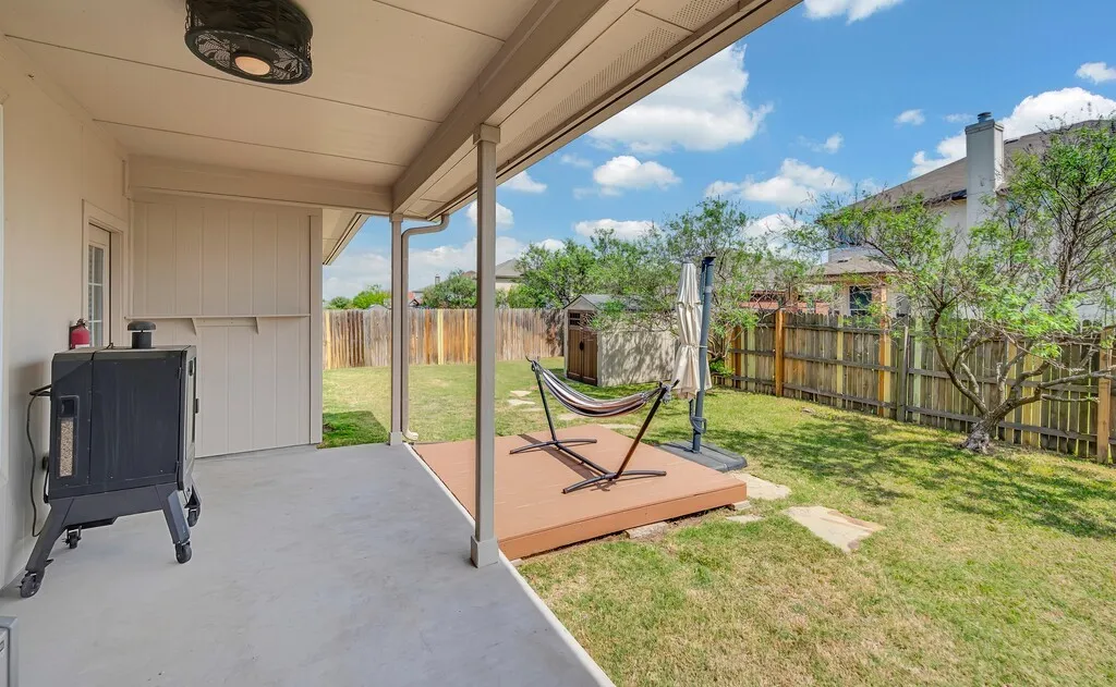 Single Family Residence For Sale in Mc Lennan County , 9801 Shallow Creek Drive, Waco, Texas 76708, 3 Bedroom, 3 Bathroom, 2 Garage spaces, 2,238 Sqft, built in 2013, Preowned, mls#21227295, Real Estate Agent in Waco, Homes For Sale in Mc Lennan county, Homes For Sale in Waco, Realtor in Waco Texas, Real Estate Brokerage Independent Realty Texas, Luminita Cordes Realtor