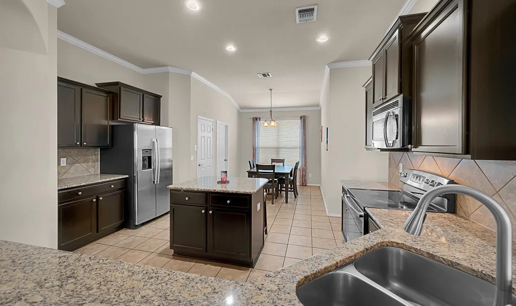 Single Family Residence For Sale in Mc Lennan County , 9801 Shallow Creek Drive, Waco, Texas 76708, 3 Bedroom, 3 Bathroom, 2 Garage spaces, 2,238 Sqft, built in 2013, Preowned, mls#21227295, Real Estate Agent in Waco, Homes For Sale in Mc Lennan county, Homes For Sale in Waco, Realtor in Waco Texas, Real Estate Brokerage Independent Realty Texas, Luminita Cordes Realtor