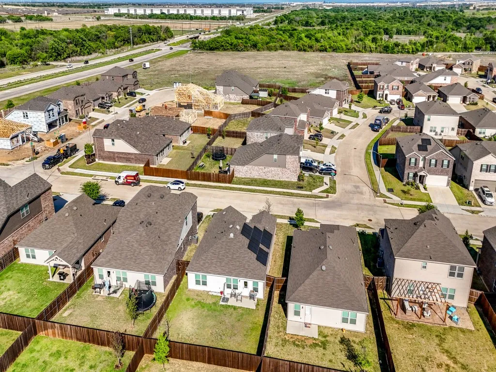 Single Family Residence For Sale in Denton County , 16033 Pemberly Way, Haslet, Texas 76052, 3 Bedroom, 2 Bathroom, 2 Garage spaces, 1,624 Sqft, built in 2021, Preowned, mls#21226956, Real Estate Agent in Haslet, Homes For Sale in Denton county, Homes For Sale in Haslet, Realtor in Haslet Texas, Real Estate Brokerage Independent Realty Texas, Luminita Cordes Realtor