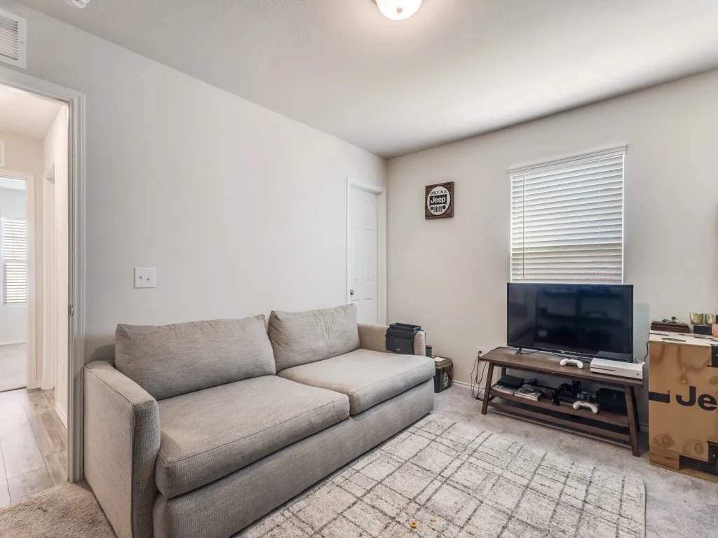 Single Family Residence For Sale in Denton County , 16033 Pemberly Way, Haslet, Texas 76052, 3 Bedroom, 2 Bathroom, 2 Garage spaces, 1,624 Sqft, built in 2021, Preowned, mls#21226956, Real Estate Agent in Haslet, Homes For Sale in Denton county, Homes For Sale in Haslet, Realtor in Haslet Texas, Real Estate Brokerage Independent Realty Texas, Luminita Cordes Realtor