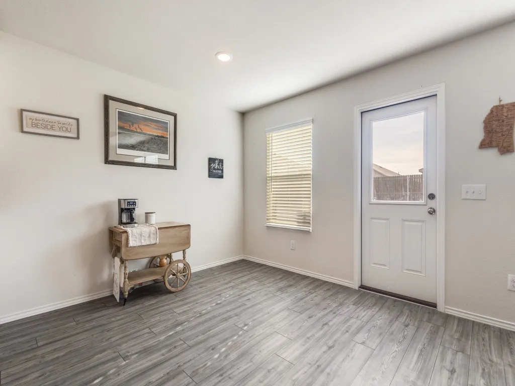Single Family Residence For Sale in Denton County , 16033 Pemberly Way, Haslet, Texas 76052, 3 Bedroom, 2 Bathroom, 2 Garage spaces, 1,624 Sqft, built in 2021, Preowned, mls#21226956, Real Estate Agent in Haslet, Homes For Sale in Denton county, Homes For Sale in Haslet, Realtor in Haslet Texas, Real Estate Brokerage Independent Realty Texas, Luminita Cordes Realtor