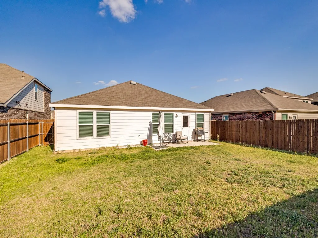 Single Family Residence For Sale in Denton County , 16033 Pemberly Way, Haslet, Texas 76052, 3 Bedroom, 2 Bathroom, 2 Garage spaces, 1,624 Sqft, built in 2021, Preowned, mls#21226956, Real Estate Agent in Haslet, Homes For Sale in Denton county, Homes For Sale in Haslet, Realtor in Haslet Texas, Real Estate Brokerage Independent Realty Texas, Luminita Cordes Realtor