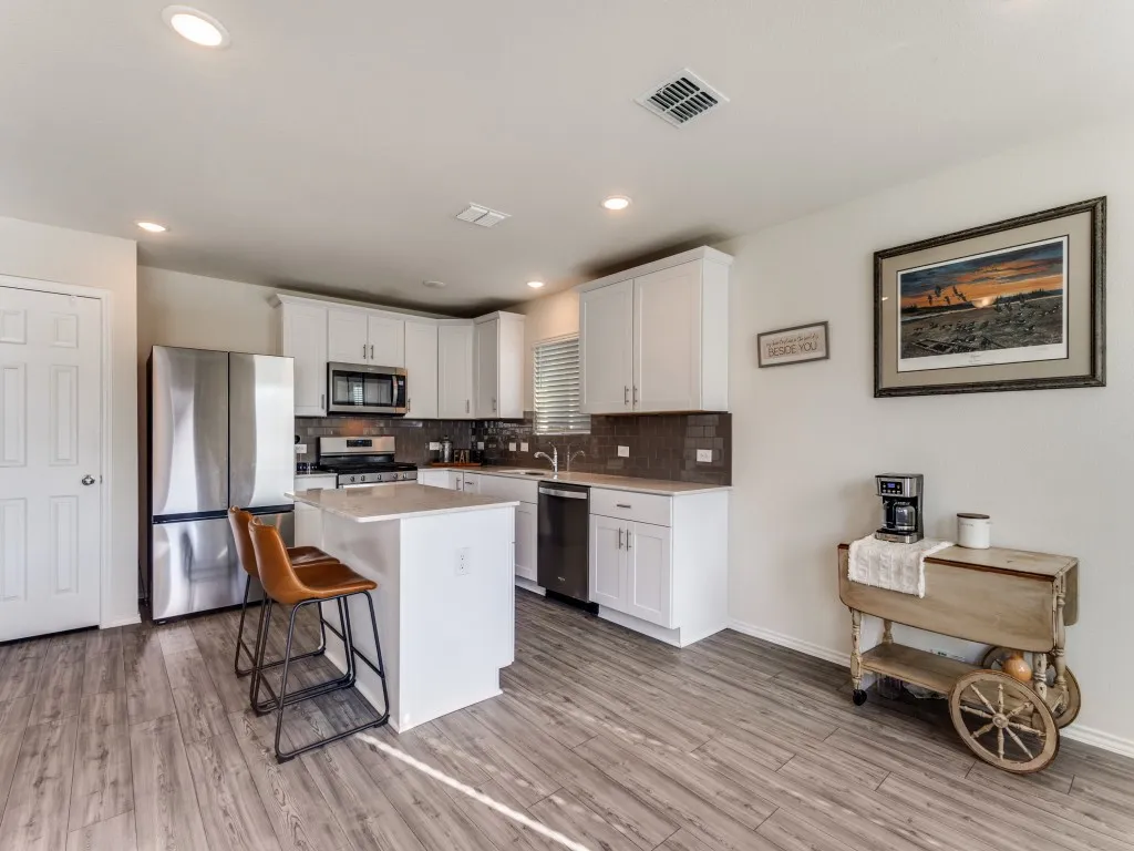 Single Family Residence For Sale in Denton County , 16033 Pemberly Way, Haslet, Texas 76052, 3 Bedroom, 2 Bathroom, 2 Garage spaces, 1,624 Sqft, built in 2021, Preowned, mls#21226956, Real Estate Agent in Haslet, Homes For Sale in Denton county, Homes For Sale in Haslet, Realtor in Haslet Texas, Real Estate Brokerage Independent Realty Texas, Luminita Cordes Realtor