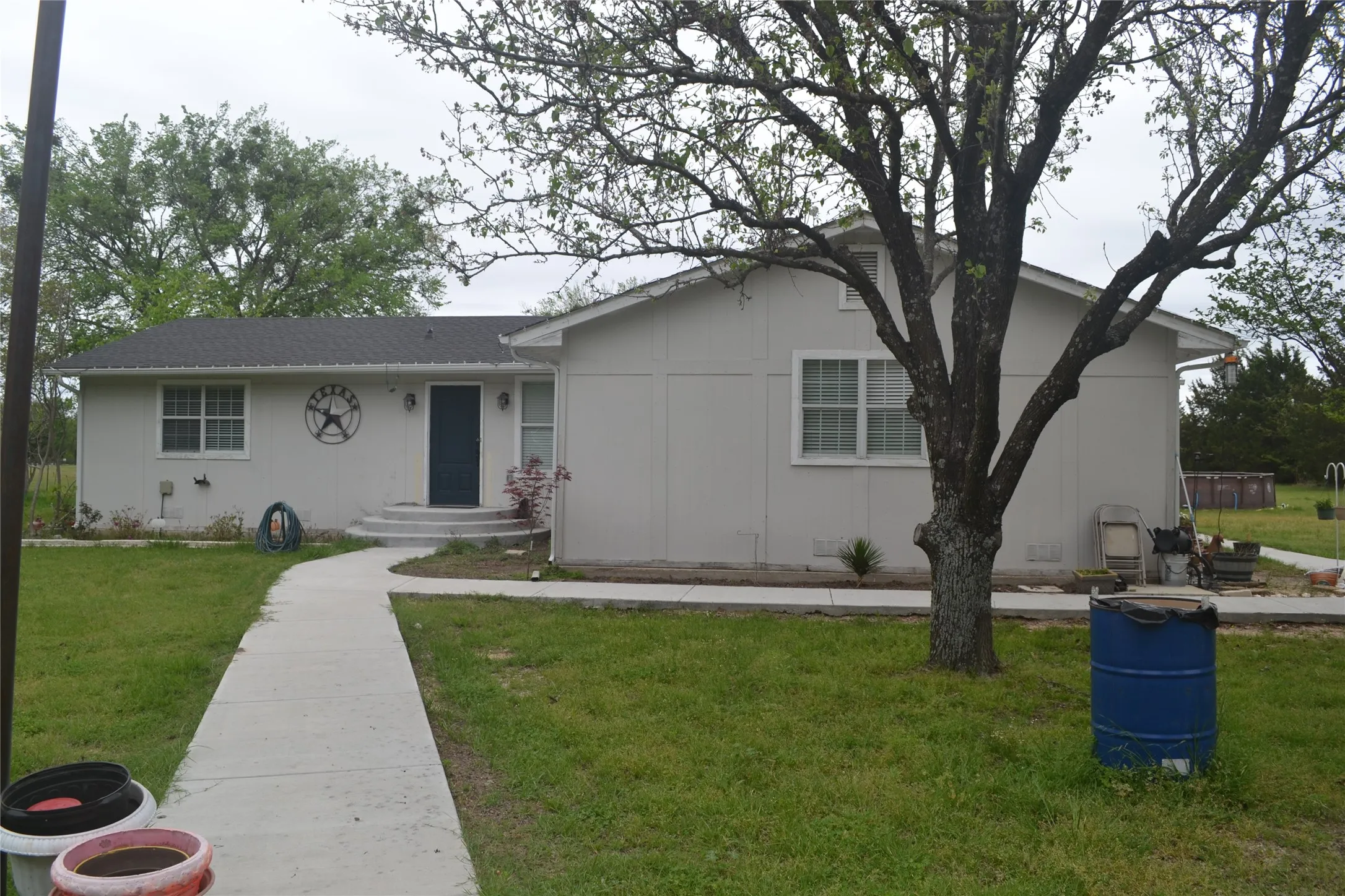 Single Family Residence For Sale in Hunt County , 564 County Road 3505, Quinlan, Texas 75474, 3 Bedroom, 2 Bathroom, Garage spaces, 1,488 Sqft, built in 1971, Price $294,900, mls#21227688, Real Estate Agent in Quinlan, Homes For Sale in Hunt county, Homes For Sale in Quinlan, Realtor in Quinlan Texas, Real Estate Brokerage Independent Realty Texas, Luminita Cordes Realtor