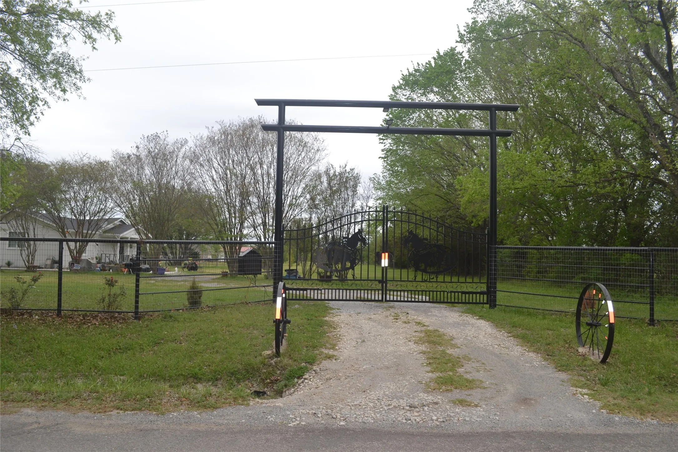 Single Family Residence For Sale in Hunt County , 564 County Road 3505, Quinlan, Texas 75474, 3 Bedroom, 2 Bathroom, Garage spaces, 1,488 Sqft, built in 1971, Price $294,900, mls#21227688, Real Estate Agent in Quinlan, Homes For Sale in Hunt county, Homes For Sale in Quinlan, Realtor in Quinlan Texas, Real Estate Brokerage Independent Realty Texas, Luminita Cordes Realtor