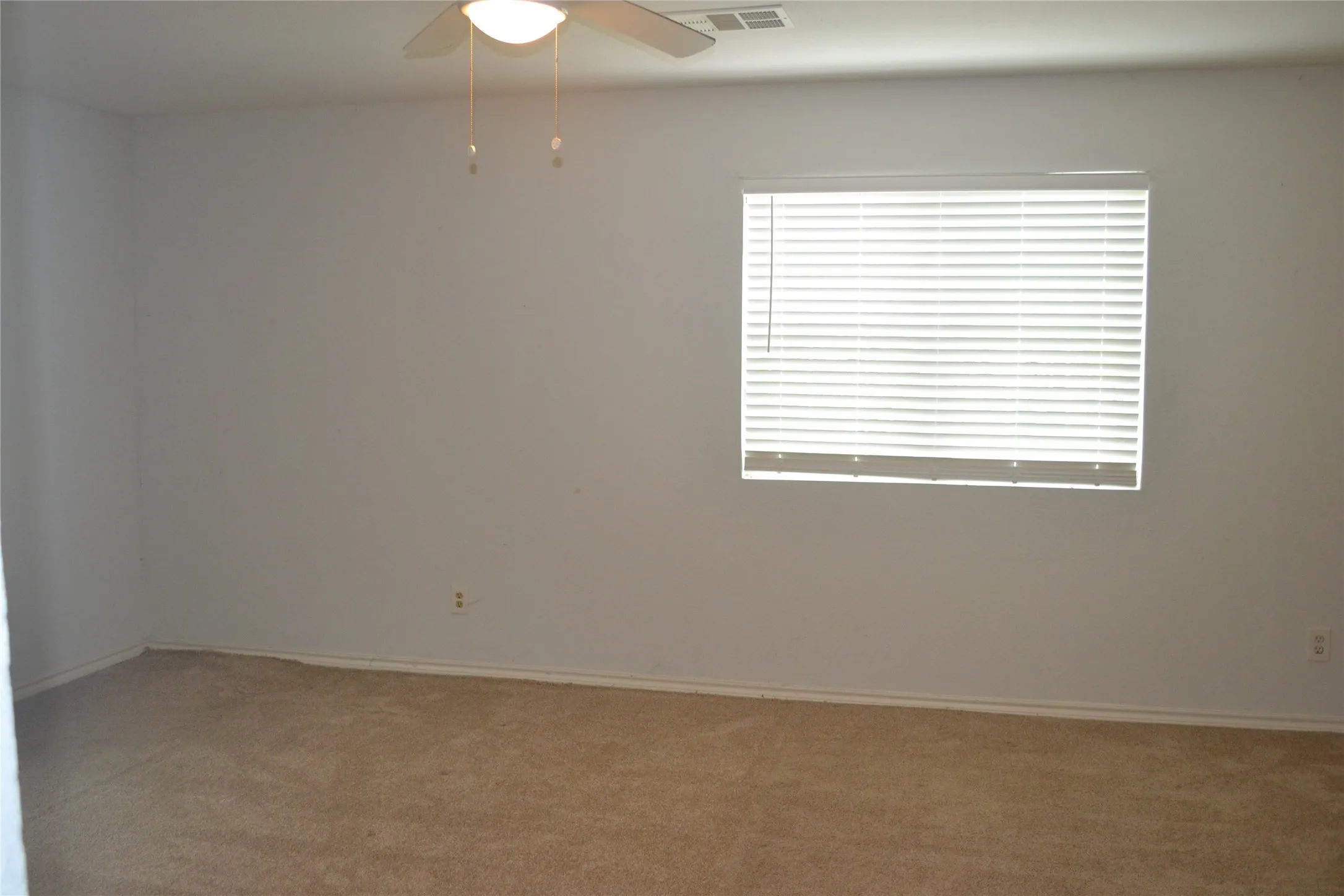 Single Family Residence For Sale in Hunt County , 564 County Road 3505, Quinlan, Texas 75474, 3 Bedroom, 2 Bathroom, Garage spaces, 1,488 Sqft, built in 1971, Price $294,900, mls#21227688, Real Estate Agent in Quinlan, Homes For Sale in Hunt county, Homes For Sale in Quinlan, Realtor in Quinlan Texas, Real Estate Brokerage Independent Realty Texas, Luminita Cordes Realtor