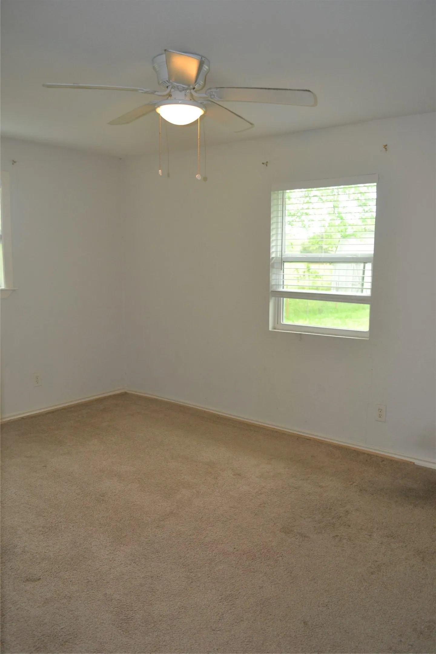 Single Family Residence For Sale in Hunt County , 564 County Road 3505, Quinlan, Texas 75474, 3 Bedroom, 2 Bathroom, Garage spaces, 1,488 Sqft, built in 1971, Price $294,900, mls#21227688, Real Estate Agent in Quinlan, Homes For Sale in Hunt county, Homes For Sale in Quinlan, Realtor in Quinlan Texas, Real Estate Brokerage Independent Realty Texas, Luminita Cordes Realtor