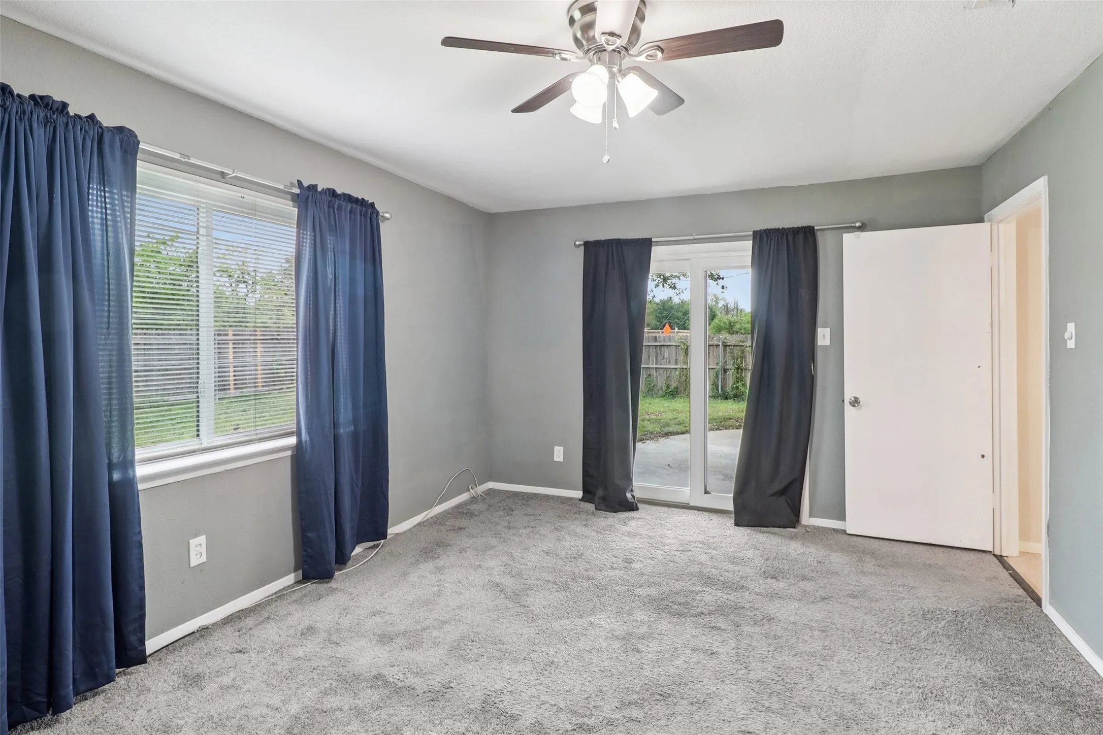 Single Family Residence For Sale in Denton County , 1126 Cordell Street, Denton, Texas 76201, 3 Bedrooms, 2 Bathrooms, 2 Garage spaces, 1,587 Sqft, built in 1977, Price $289,900, mls#21226817, Real Estate Agent in Denton, Homes For Sale in Denton county, Homes For Sale in Denton, Realtor in Denton Texas, Real Estate Brokerage Independent Realty Texas, Luminita Cordes Realtor