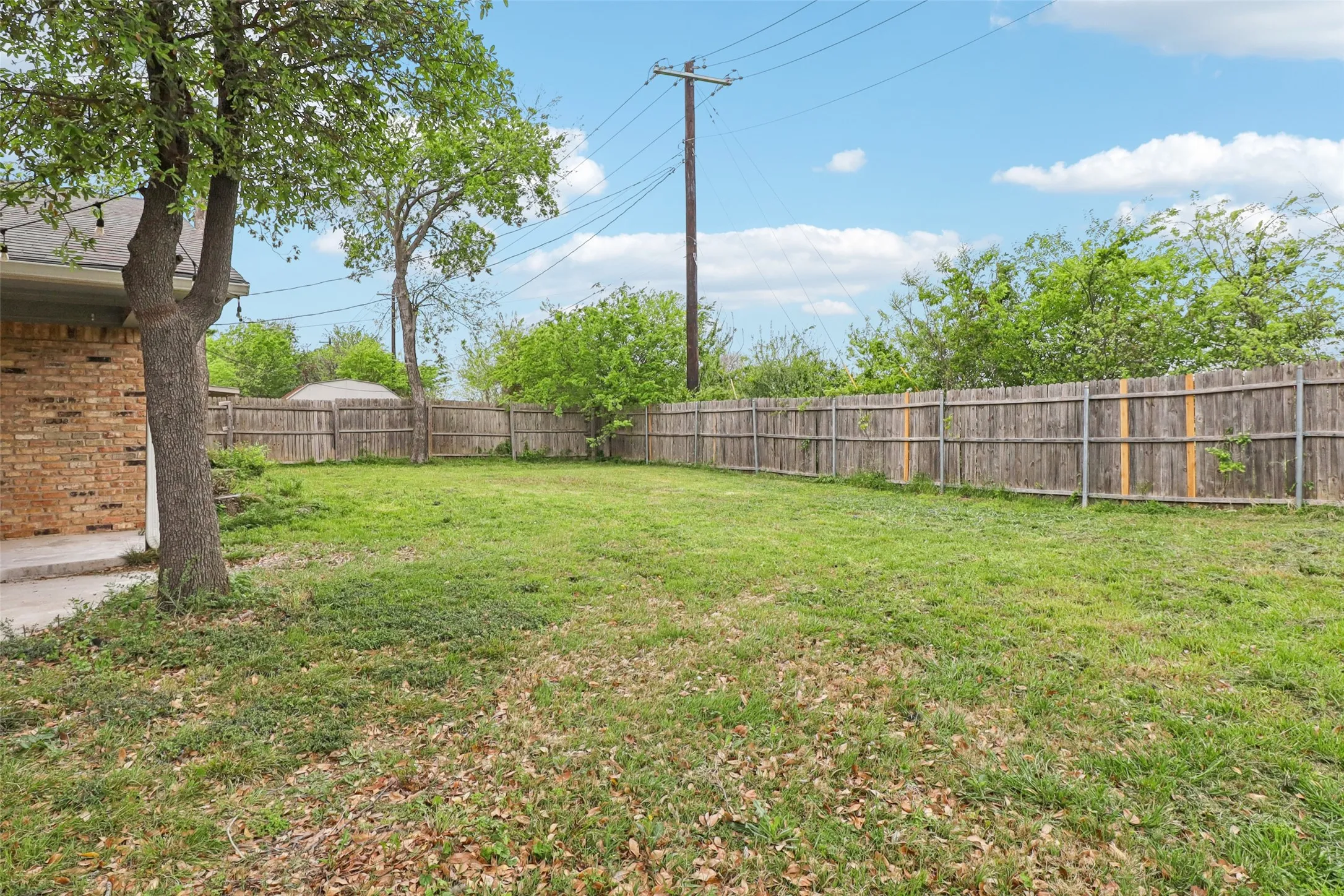 Single Family Residence For Sale in Denton County , 1126 Cordell Street, Denton, Texas 76201, 3 Bedrooms, 2 Bathrooms, 2 Garage spaces, 1,587 Sqft, built in 1977, Price $289,900, mls#21226817, Real Estate Agent in Denton, Homes For Sale in Denton county, Homes For Sale in Denton, Realtor in Denton Texas, Real Estate Brokerage Independent Realty Texas, Luminita Cordes Realtor