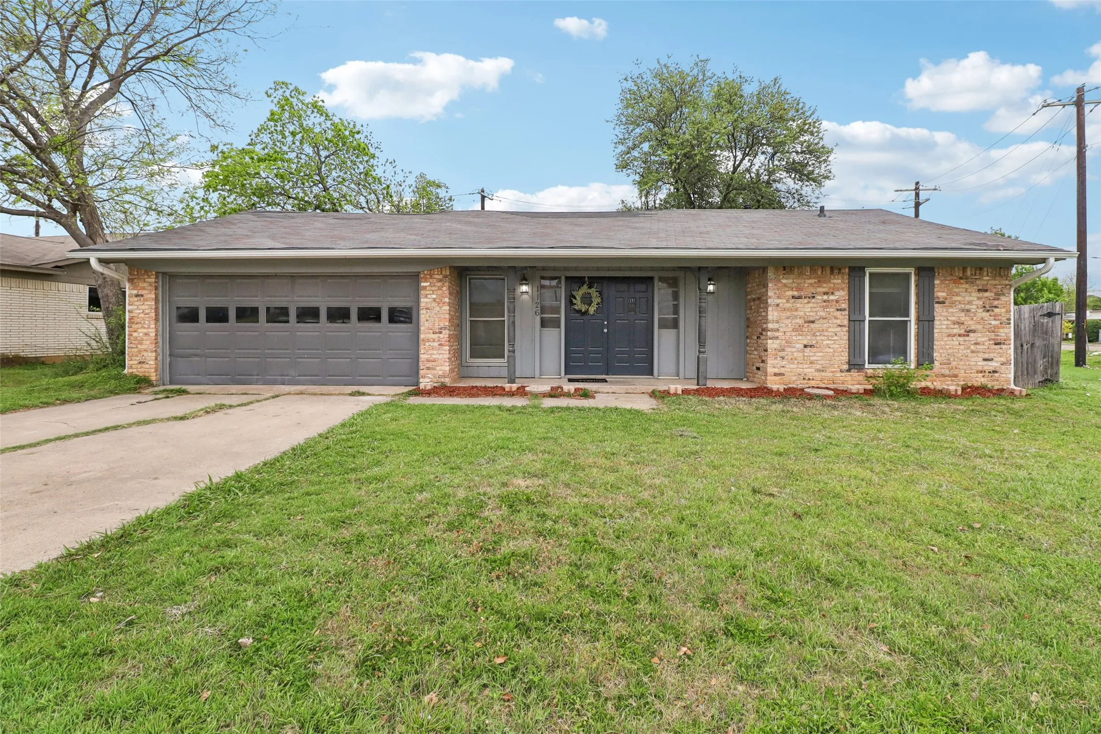 Single Family Residence For Sale in Denton County , 1126 Cordell Street, Denton, Texas 76201, 3 Bedrooms, 2 Bathrooms, 2 Garage spaces, 1,587 Sqft, built in 1977, Price $289,900, mls#21226817, Real Estate Agent in Denton, Homes For Sale in Denton county, Homes For Sale in Denton, Realtor in Denton Texas, Real Estate Brokerage Independent Realty Texas, Luminita Cordes Realtor