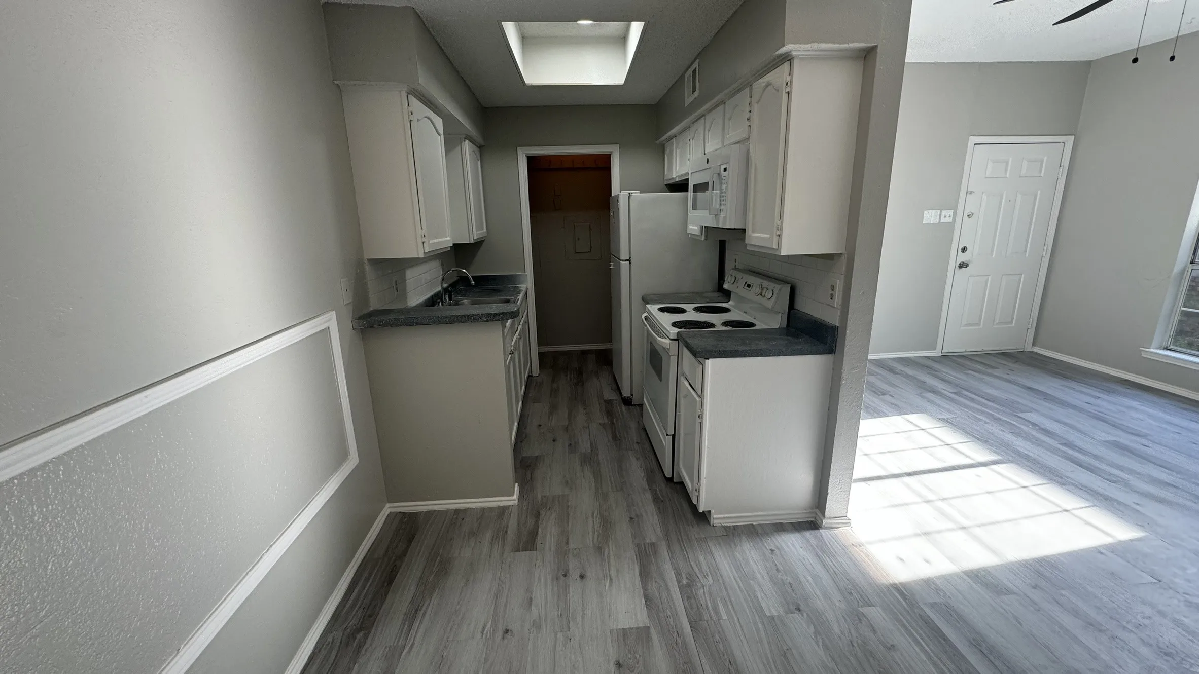 Apartment For Sale in Dallas County , 3209 Norwalk Avenue, Dallas, Texas 75220, 8 Bedroom, 8 Bathroom, Garage spaces, 0 Sqft, built in 1982, Preowned, mls#21227705, Real Estate Agent in Dallas, Homes For Sale in Dallas county, Homes For Sale in Dallas, Realtor in Dallas Texas, Real Estate Brokerage Independent Realty Texas, Luminita Cordes Realtor