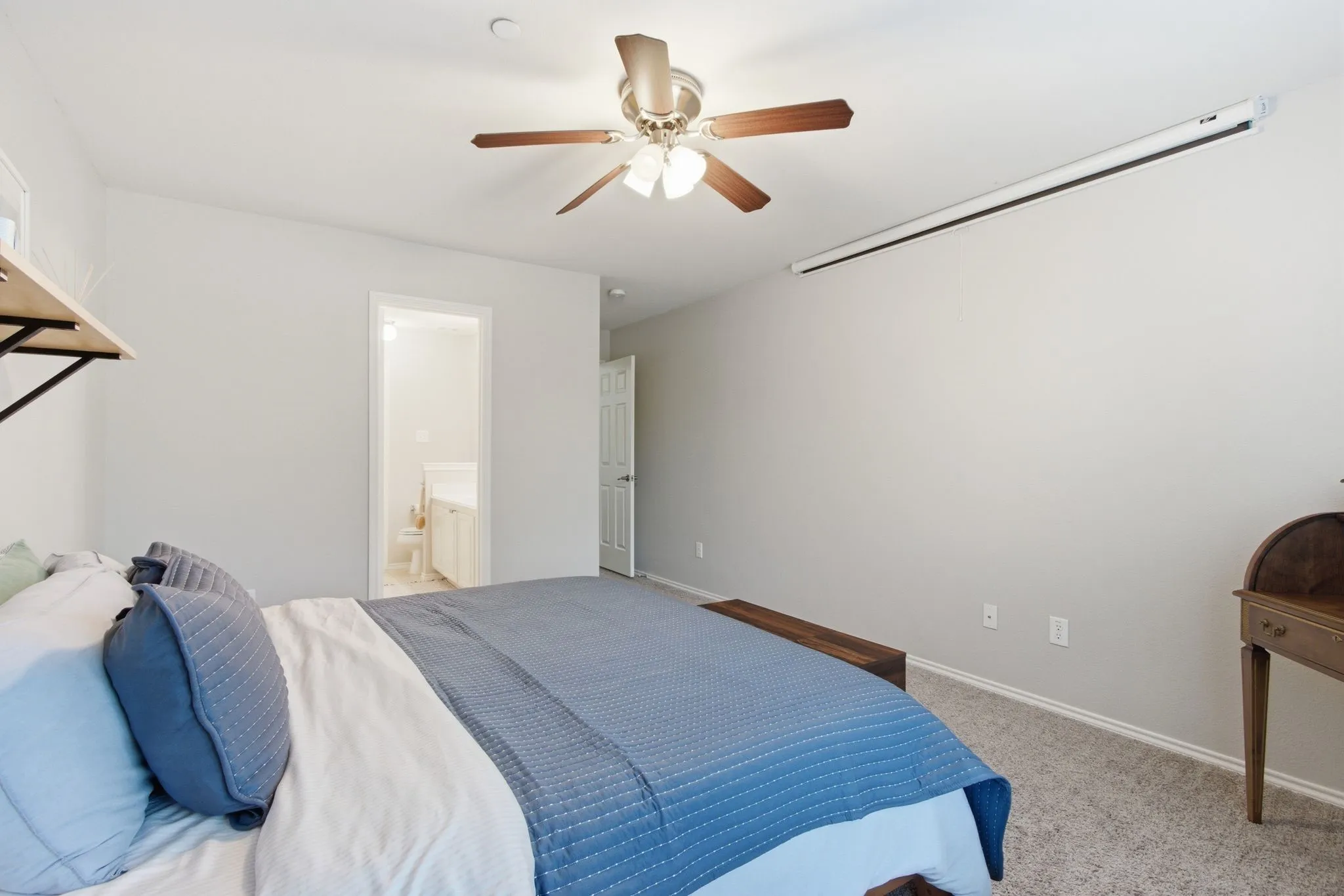 Townhouse For Sale in Dallas County , 2925 Saint Andrews Drive, Lewisville, Texas 75067, 2 Bedroom, 3 Bathroom, 1 Garage spaces, 1,544 Sqft, built in 2004, mls#21226877, Real Estate Agent in Lewisville, Homes For Sale in Dallas county, Homes For Sale in Lewisville, Realtor in Lewisville Texas, Real Estate Brokerage Independent Realty Texas, Luminita Cordes Realtor