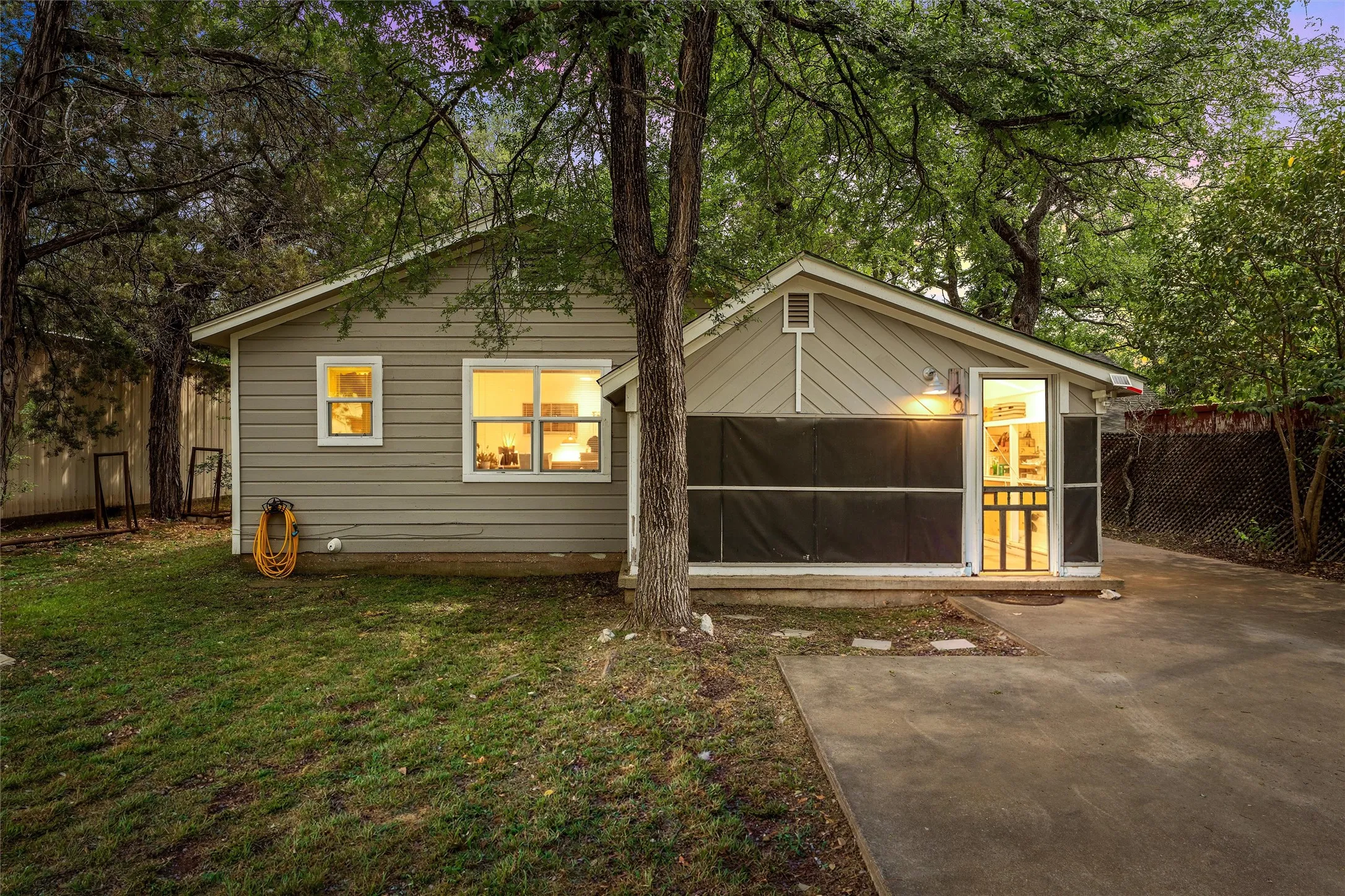 Single Family Residence For Sale in Bosque County , 140 County Road 1764, Clifton, Texas 76634, 2 Bedroom, 1 Bathroom, Garage spaces, 928 Sqft, built in 1978, mls#21227216, Real Estate Agent in Clifton, Homes For Sale in Bosque county, Homes For Sale in Clifton, Realtor in Clifton Texas, Real Estate Brokerage Independent Realty Texas, Luminita Cordes Realtor