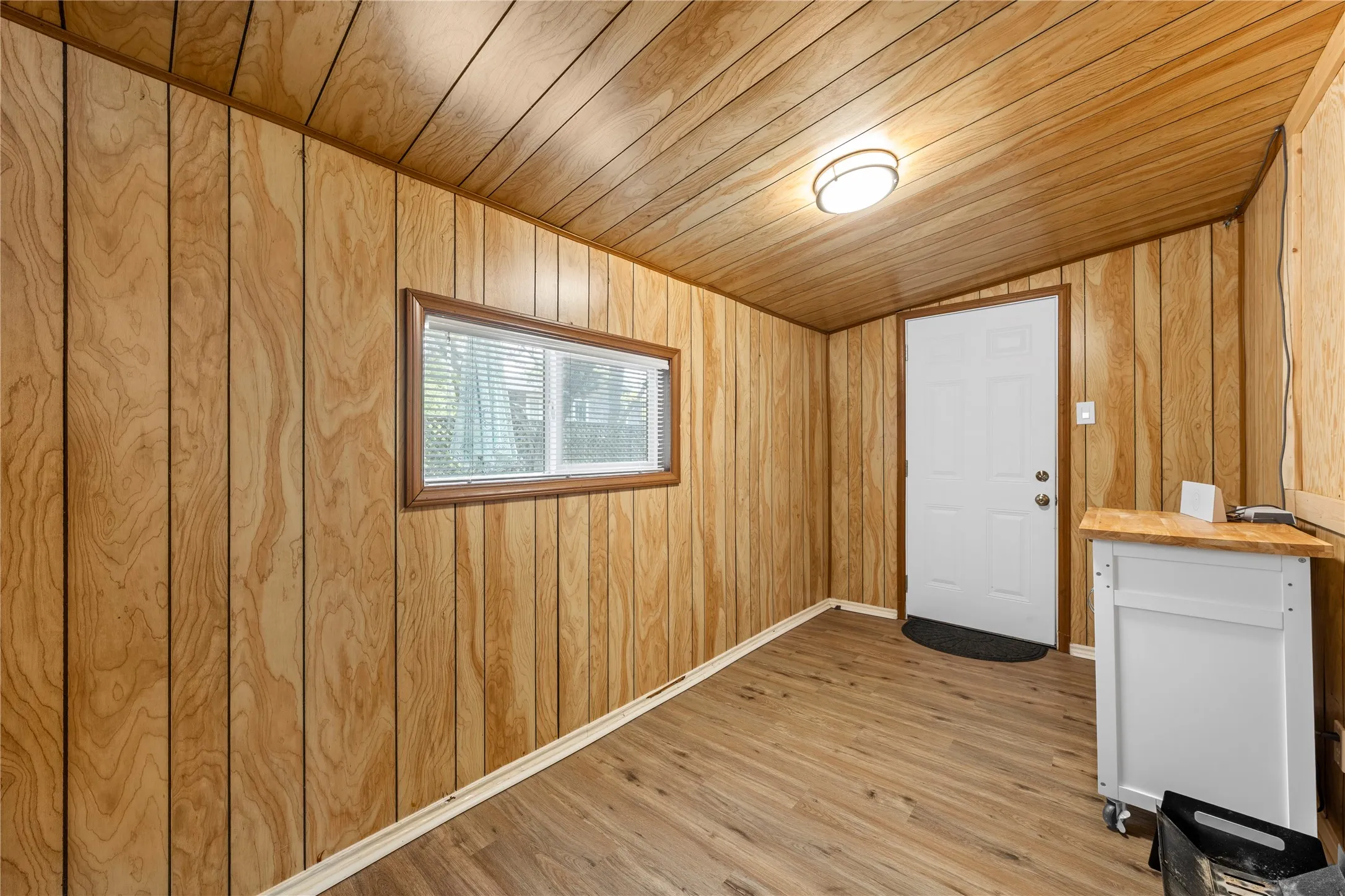 Single Family Residence For Sale in Bosque County , 140 County Road 1764, Clifton, Texas 76634, 2 Bedroom, 1 Bathroom, Garage spaces, 928 Sqft, built in 1978, mls#21227216, Real Estate Agent in Clifton, Homes For Sale in Bosque county, Homes For Sale in Clifton, Realtor in Clifton Texas, Real Estate Brokerage Independent Realty Texas, Luminita Cordes Realtor