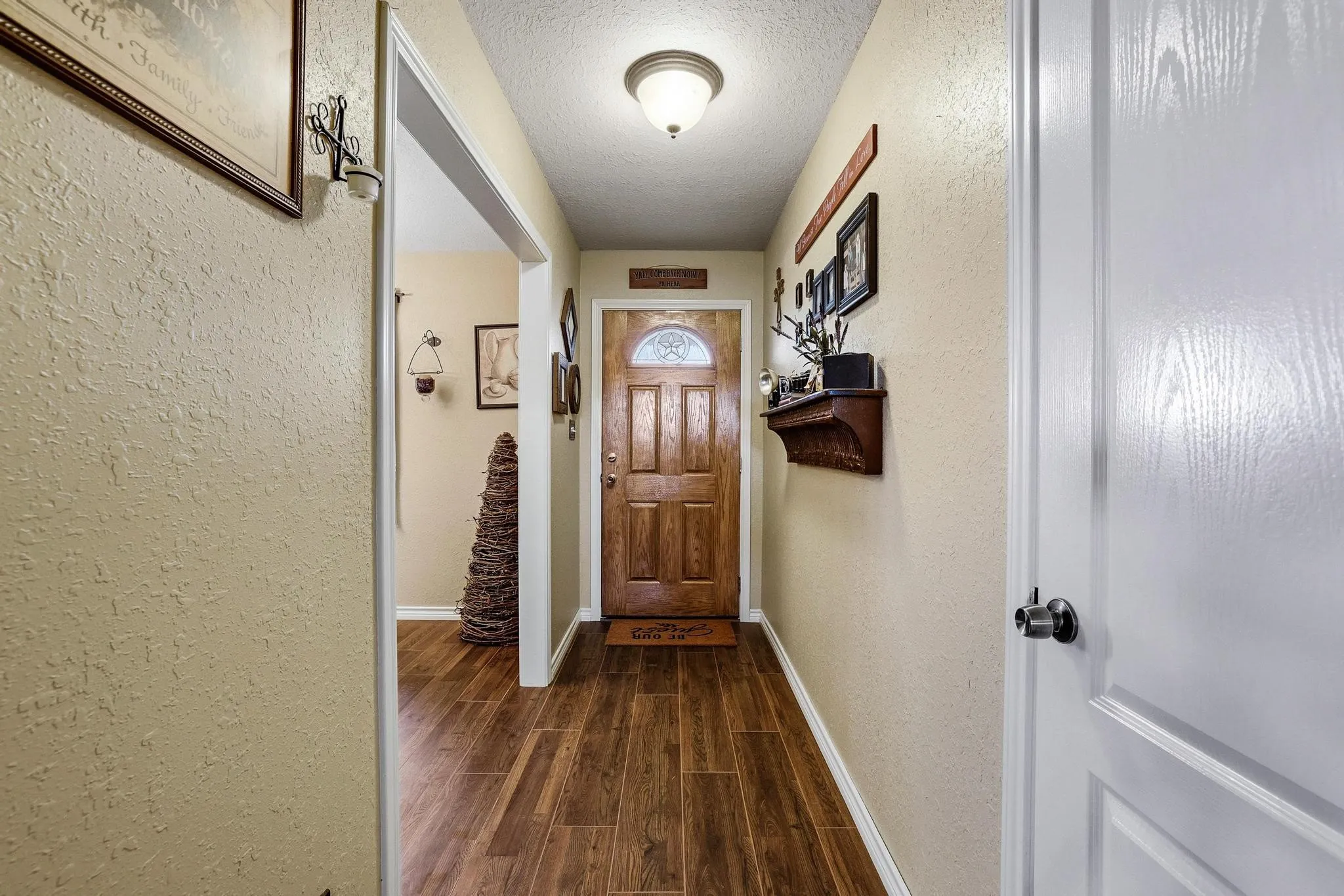Single Family Residence For Sale in Fannin County , 420 County Road 4825, Leonard, Texas 75452, 3 Bedroom, 2 Bathroom, 2 Garage spaces, 1,418 Sqft, built in 2006, mls#21227459, Real Estate Agent in Leonard, Homes For Sale in Fannin county, Homes For Sale in Leonard, Realtor in Leonard Texas, Real Estate Brokerage Independent Realty Texas, Luminita Cordes Realtor
