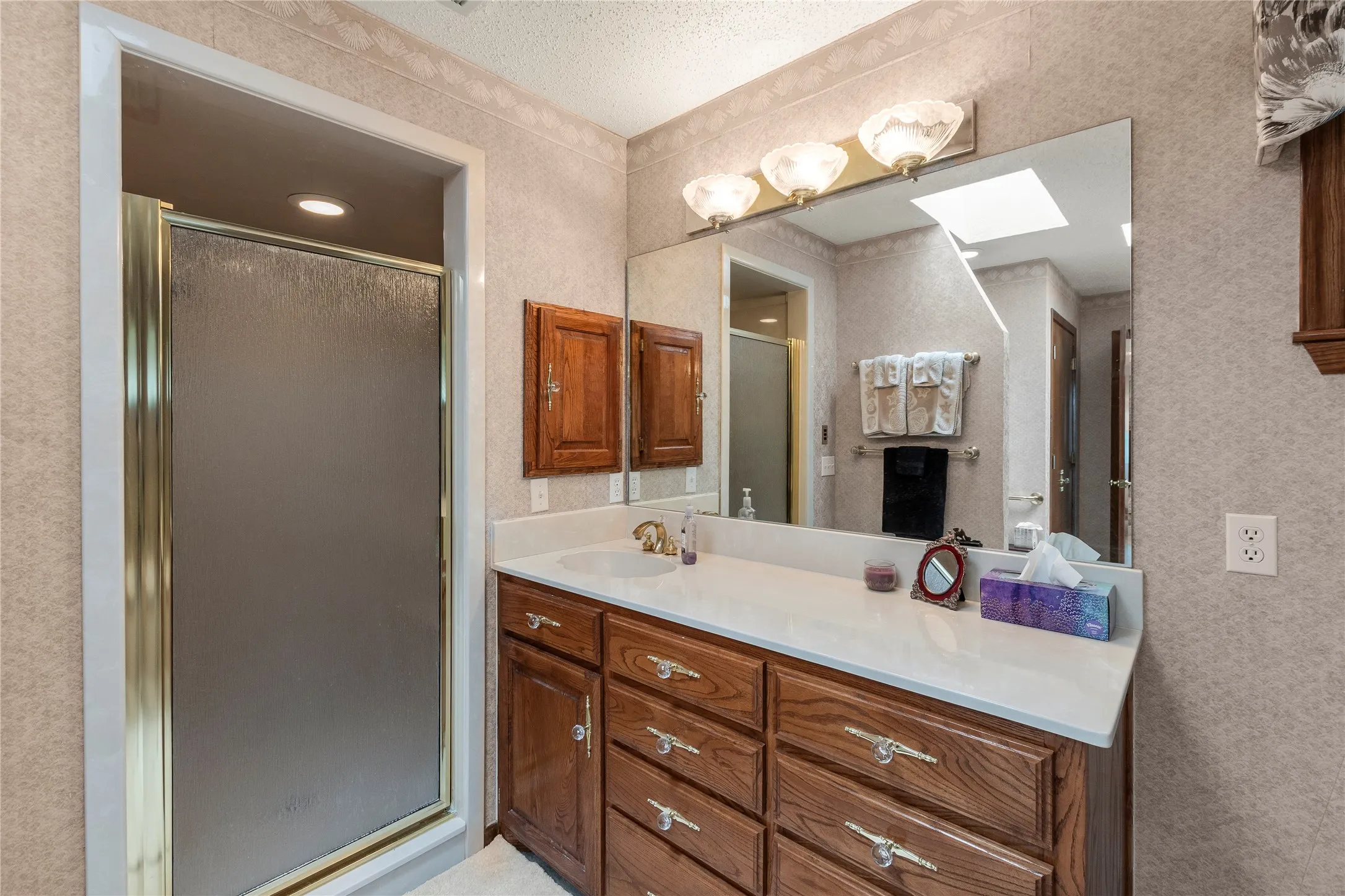Master Shower/Vanity 1