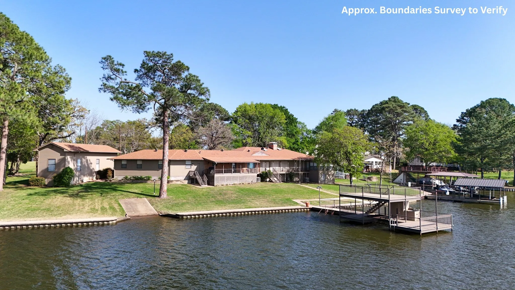 Single Family Residence For Sale in Henderson County , 226 Bushwhacker Drive, Mabank, Texas 75156, 5 Bedrooms, 4 Bathrooms, 5 Garage spaces, 4,833 Sqft, built in 1974, Preowned, Price $1,399,000, mls#21211663, Real Estate Agent in Mabank, Homes For Sale in Henderson county, Homes For Sale in Mabank, Realtor in Mabank Texas, Real Estate Brokerage Independent Realty Texas, Luminita Cordes Realtor