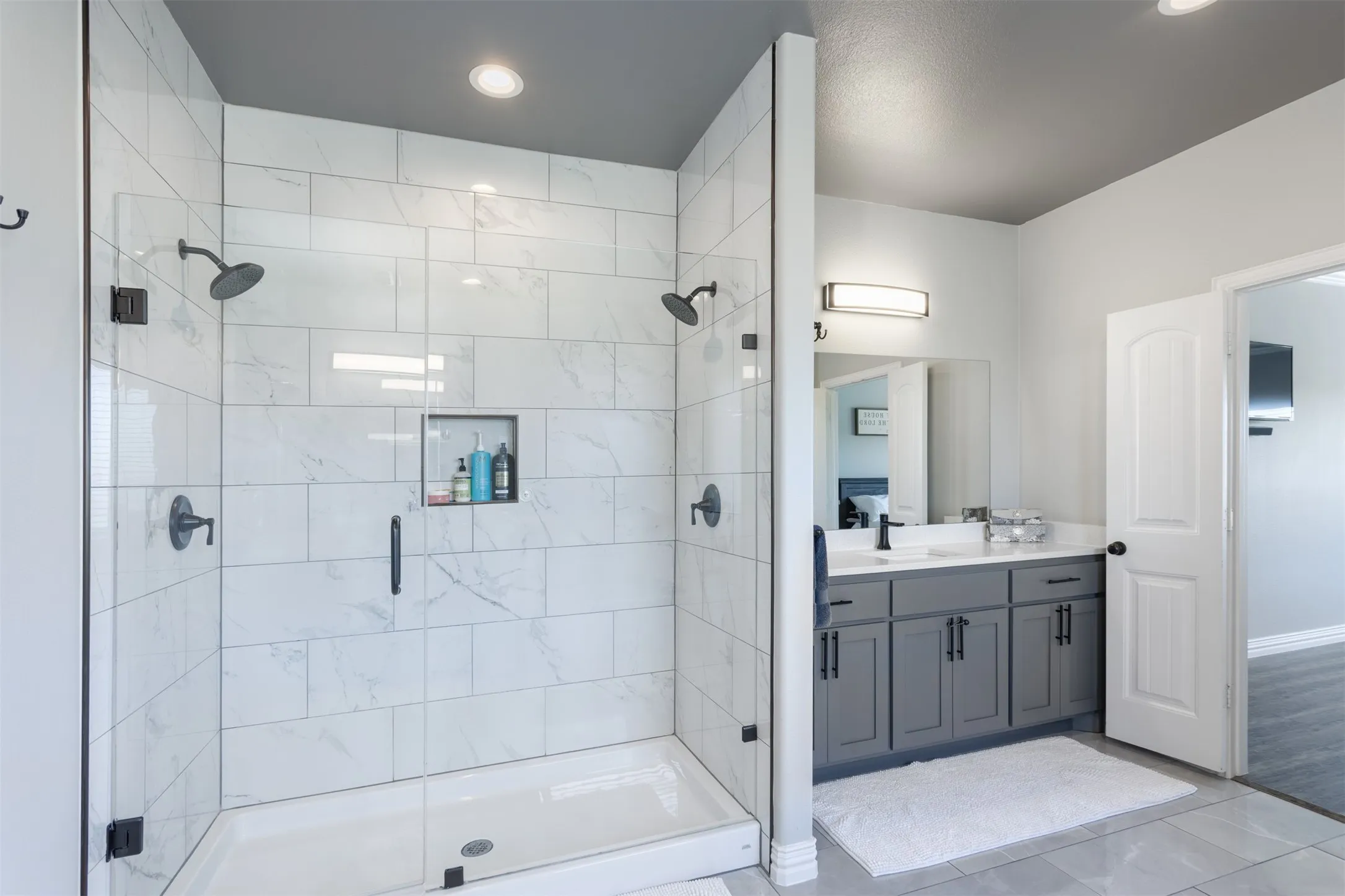 Spa like bath and shower....It can be yours.