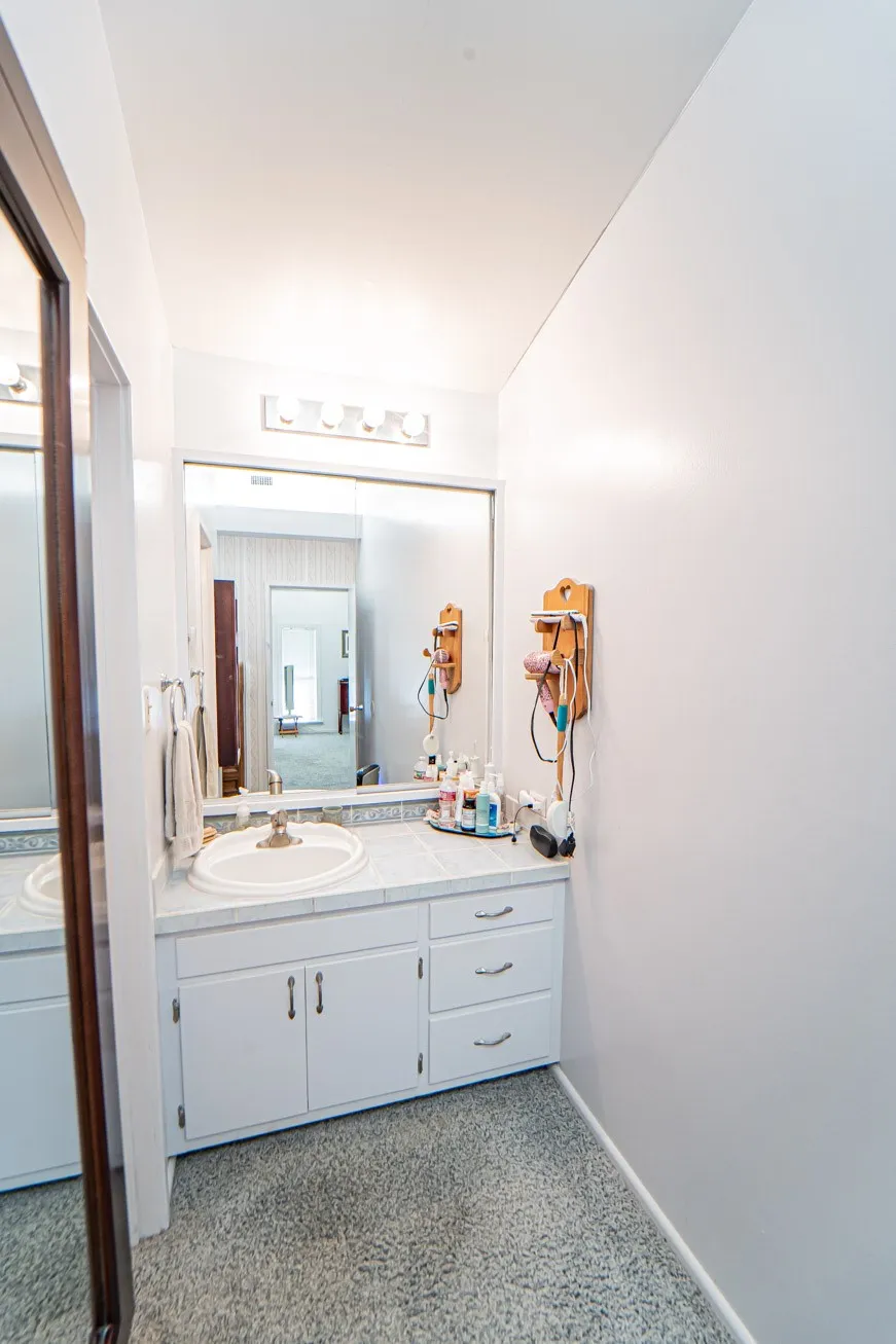Single Family Residence For Sale in Stephens County , 4 Chaparral Lane, Breckenridge, Texas 76424, 4 Bedroom, 3 Bathroom, 2 Garage spaces, 3,422 Sqft, built in 1968, mls#21193986, Real Estate Agent in Breckenridge, Homes For Sale in Stephens county, Homes For Sale in Breckenridge, Realtor in Breckenridge Texas, Real Estate Brokerage Independent Realty Texas, Luminita Cordes Realtor