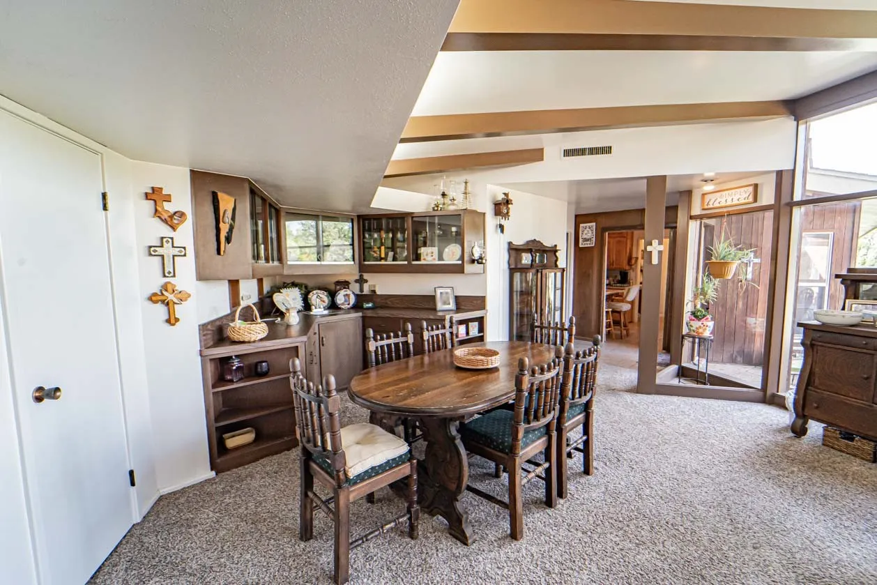 Single Family Residence For Sale in Stephens County , 4 Chaparral Lane, Breckenridge, Texas 76424, 4 Bedroom, 3 Bathroom, 2 Garage spaces, 3,422 Sqft, built in 1968, mls#21193986, Real Estate Agent in Breckenridge, Homes For Sale in Stephens county, Homes For Sale in Breckenridge, Realtor in Breckenridge Texas, Real Estate Brokerage Independent Realty Texas, Luminita Cordes Realtor