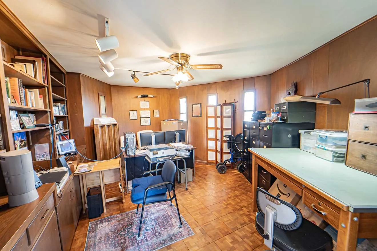 Single Family Residence For Sale in Stephens County , 4 Chaparral Lane, Breckenridge, Texas 76424, 4 Bedroom, 3 Bathroom, 2 Garage spaces, 3,422 Sqft, built in 1968, mls#21193986, Real Estate Agent in Breckenridge, Homes For Sale in Stephens county, Homes For Sale in Breckenridge, Realtor in Breckenridge Texas, Real Estate Brokerage Independent Realty Texas, Luminita Cordes Realtor