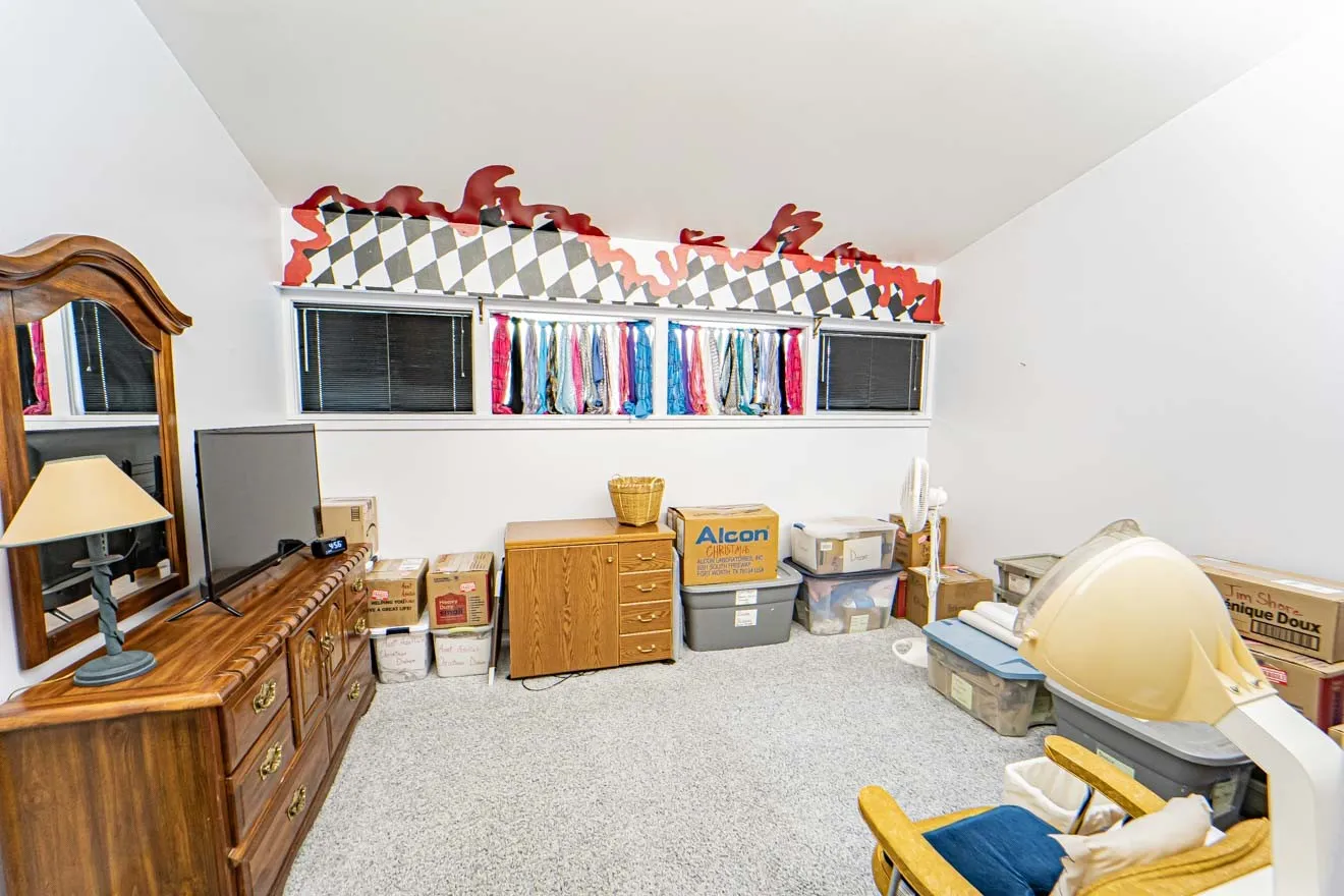 Single Family Residence For Sale in Stephens County , 4 Chaparral Lane, Breckenridge, Texas 76424, 4 Bedroom, 3 Bathroom, 2 Garage spaces, 3,422 Sqft, built in 1968, mls#21193986, Real Estate Agent in Breckenridge, Homes For Sale in Stephens county, Homes For Sale in Breckenridge, Realtor in Breckenridge Texas, Real Estate Brokerage Independent Realty Texas, Luminita Cordes Realtor