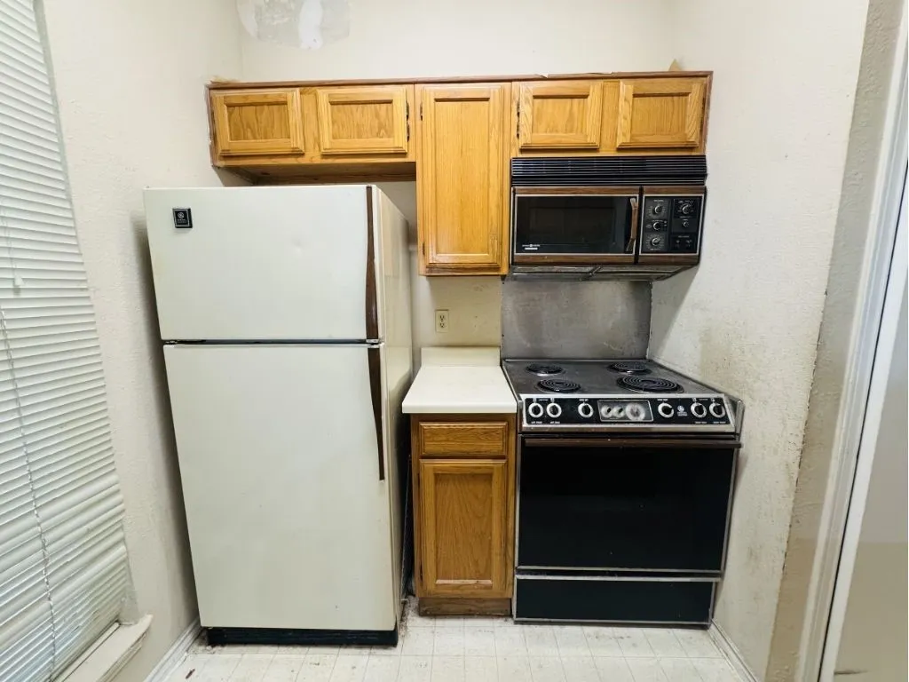 Condominium For Sale in Dallas County , 4113 Esters Road 603, Irving, Texas 75038, 1 Bedroom, 1 Bathroom, Garage spaces, 493 Sqft, built in 1984, Preowned, mls#21227431, Real Estate Agent in Irving, Homes For Sale in Dallas county, Homes For Sale in Irving, Realtor in Irving Texas, Real Estate Brokerage Independent Realty Texas, Luminita Cordes Realtor