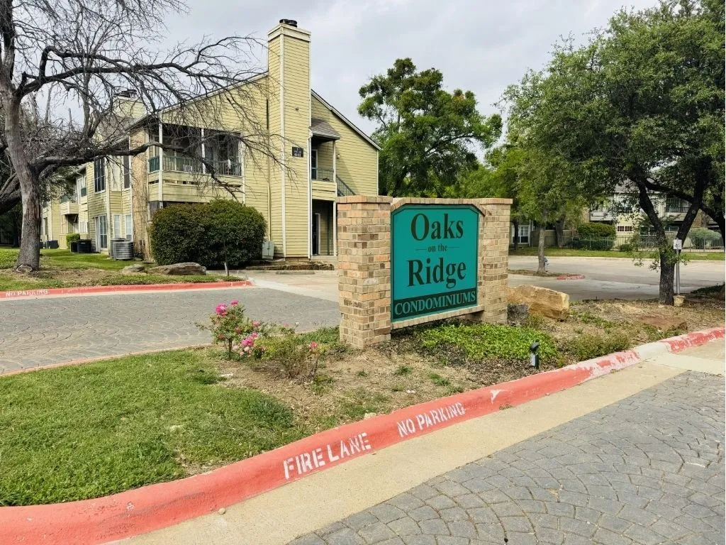 Condominium For Sale in Dallas County , 4113 Esters Road 603, Irving, Texas 75038, 1 Bedroom, 1 Bathroom, Garage spaces, 493 Sqft, built in 1984, Preowned, mls#21227431, Real Estate Agent in Irving, Homes For Sale in Dallas county, Homes For Sale in Irving, Realtor in Irving Texas, Real Estate Brokerage Independent Realty Texas, Luminita Cordes Realtor
