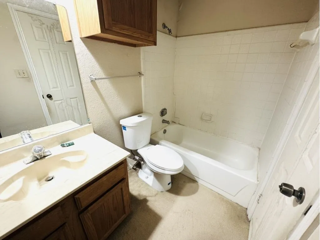Condominium For Sale in Dallas County , 4113 Esters Road 603, Irving, Texas 75038, 1 Bedroom, 1 Bathroom, Garage spaces, 493 Sqft, built in 1984, Preowned, mls#21227431, Real Estate Agent in Irving, Homes For Sale in Dallas county, Homes For Sale in Irving, Realtor in Irving Texas, Real Estate Brokerage Independent Realty Texas, Luminita Cordes Realtor