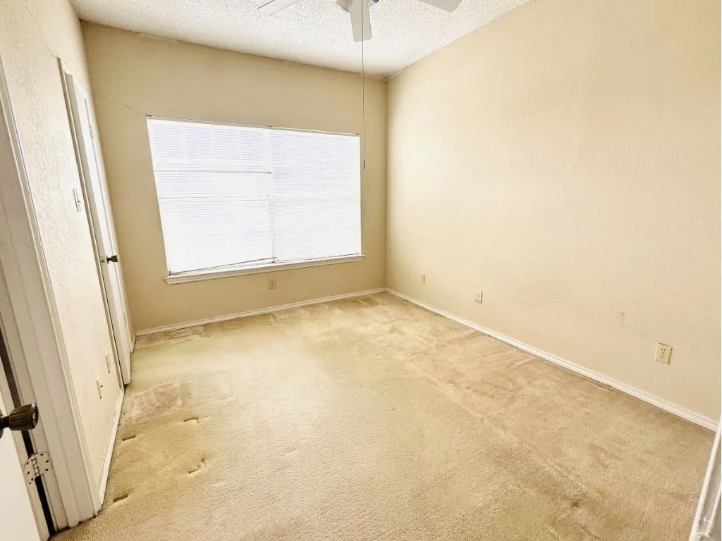 Condominium For Sale in Dallas County , 4113 Esters Road 603, Irving, Texas 75038, 1 Bedroom, 1 Bathroom, Garage spaces, 493 Sqft, built in 1984, Preowned, mls#21227431, Real Estate Agent in Irving, Homes For Sale in Dallas county, Homes For Sale in Irving, Realtor in Irving Texas, Real Estate Brokerage Independent Realty Texas, Luminita Cordes Realtor